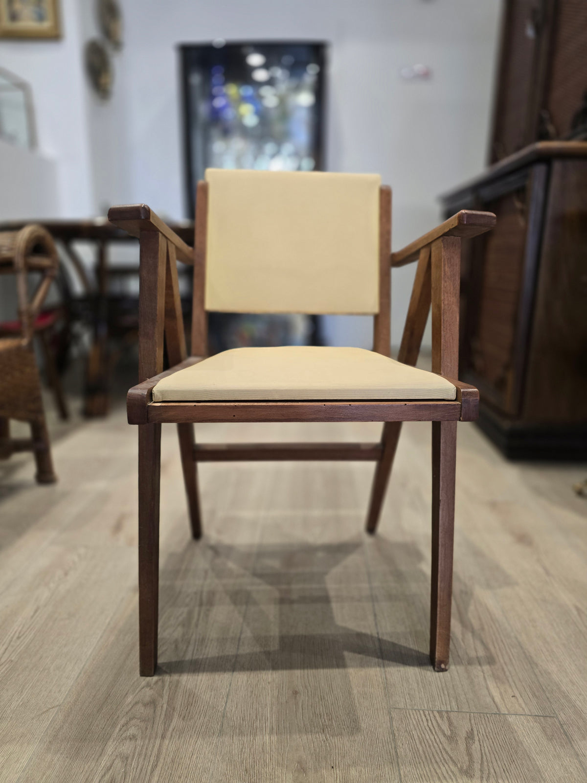 Fauteuil vintage moderniste – scandinave années 1950-1960