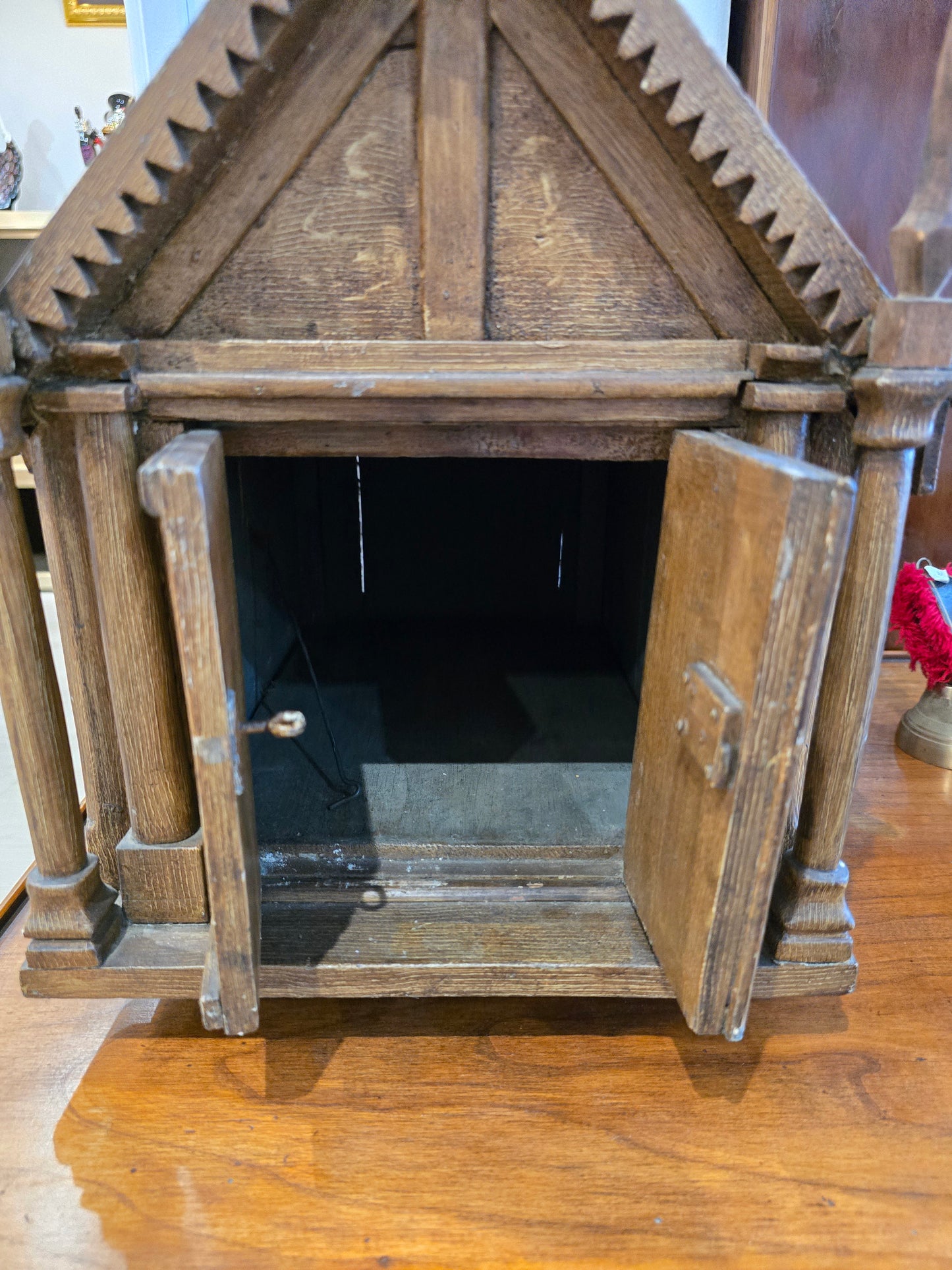 Rare chapelle miniature dite "Isba russe" – Vers 1820-1830 – Fabrication artisanale par un soldat napoléonien