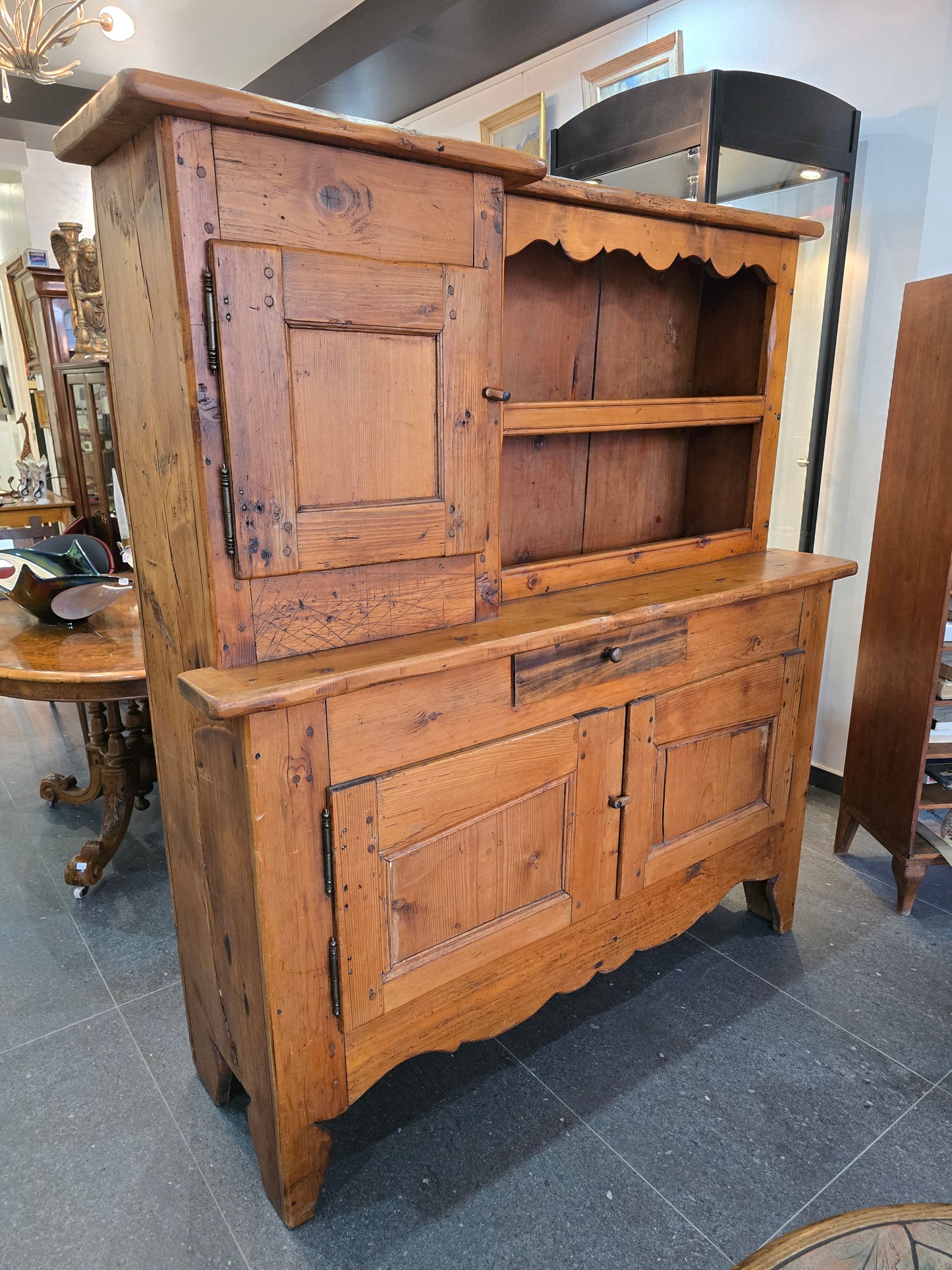 Buffet deux-corps rustique en bois massif