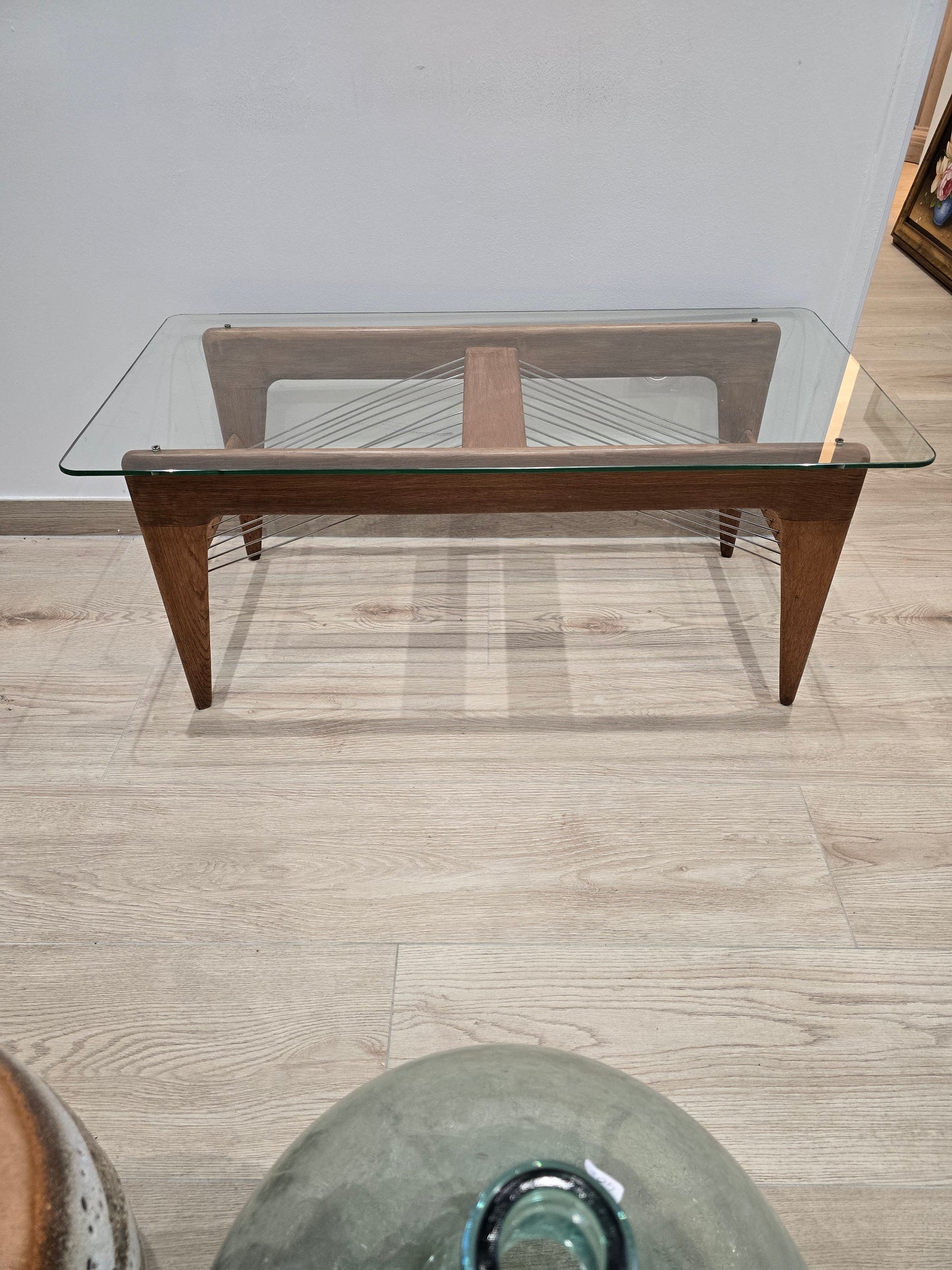 Table basse vintage en bois et verre – Design scandinave