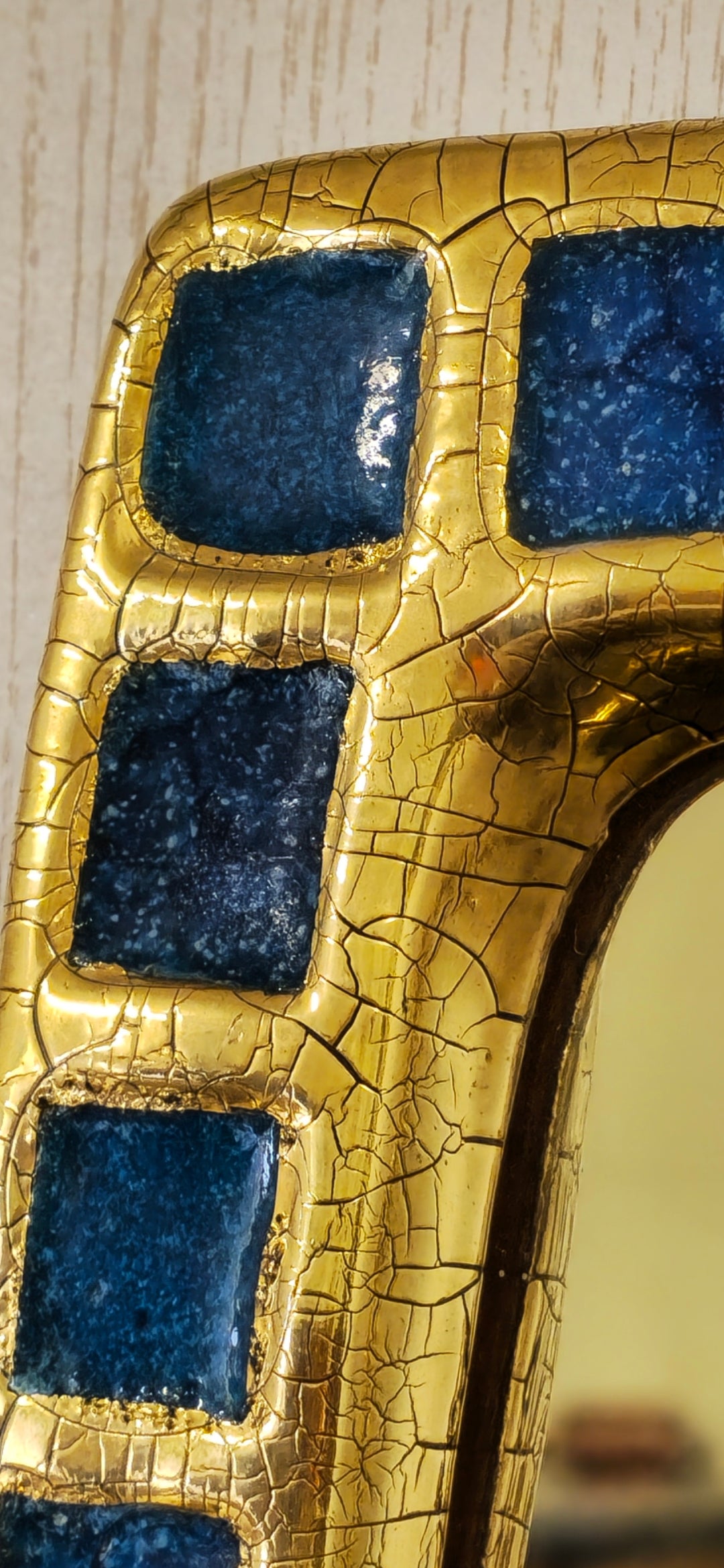 Miroir Mithé Espelt . Or craquelé verre fusion