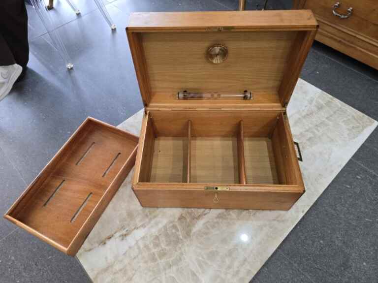 Cave à cigares vintage en bois – Hygromètre intégré et clé