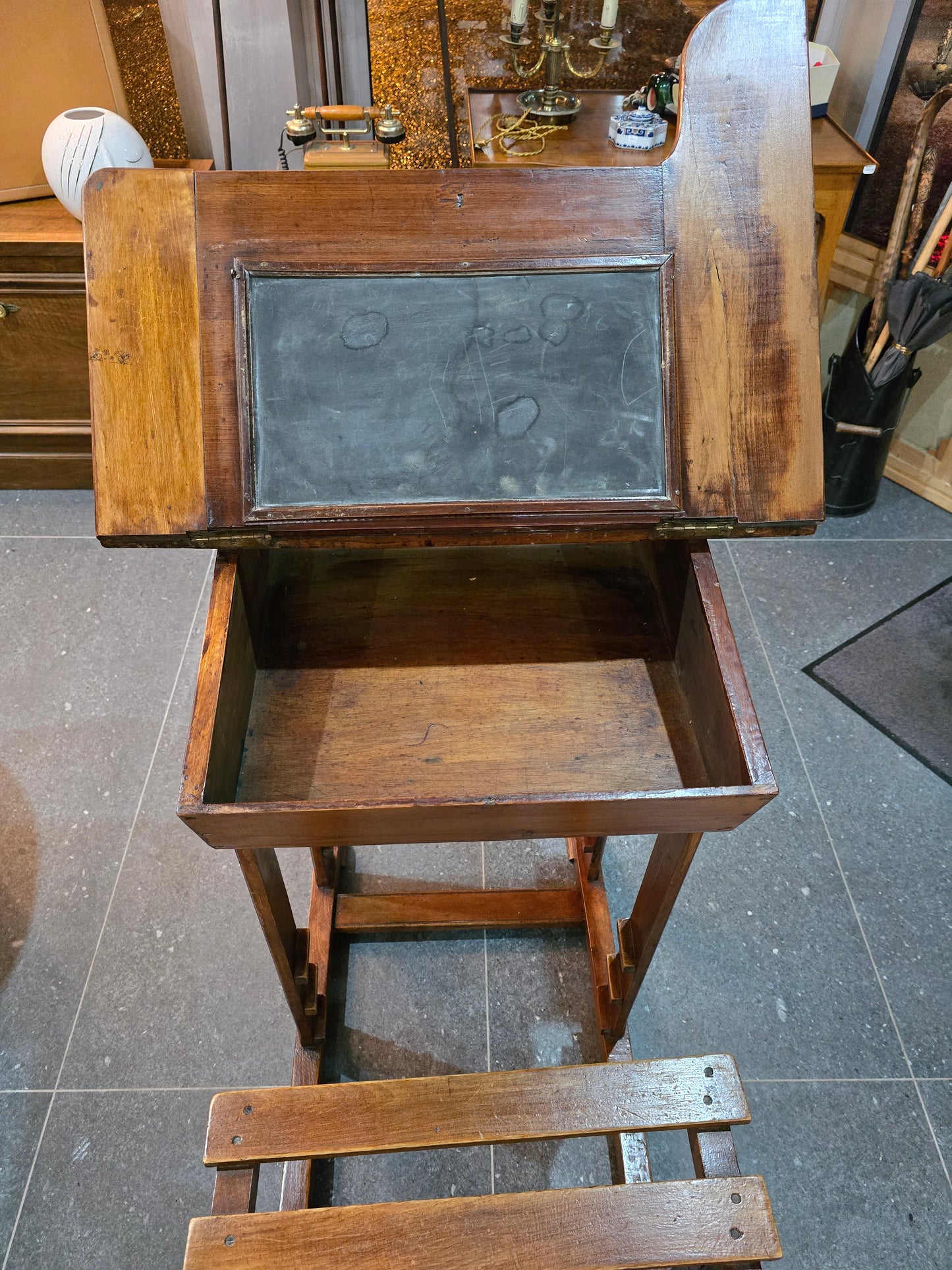 Pupitre d’écolier ancien
