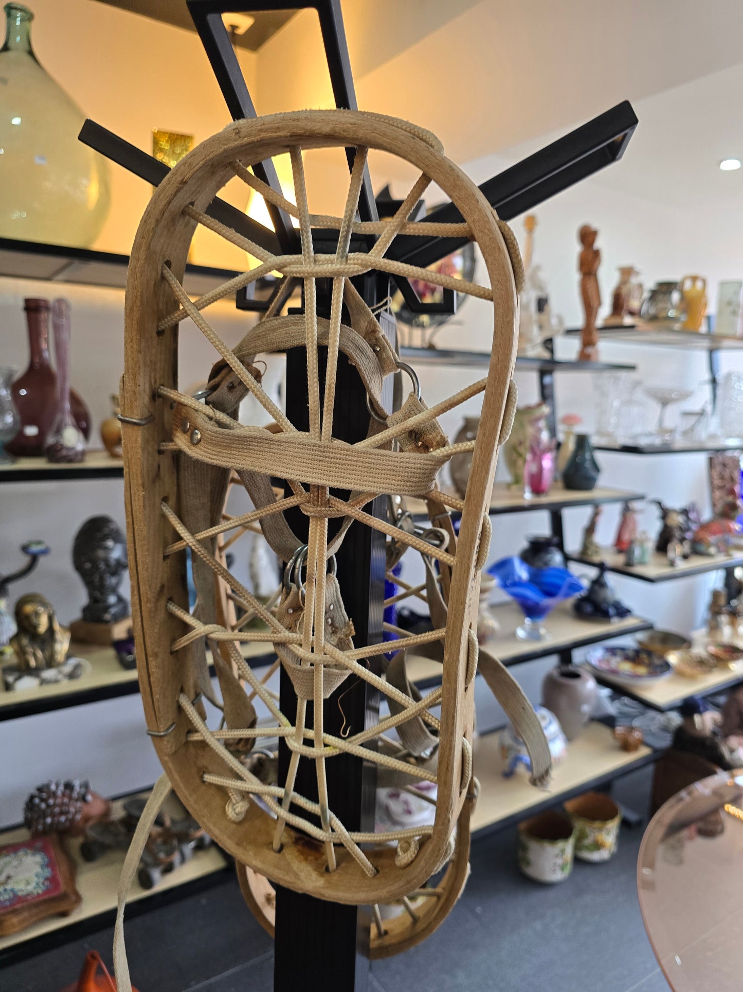 Paire de raquettes à neige vintage Hiverna – Bois et corde tressée – Made in France