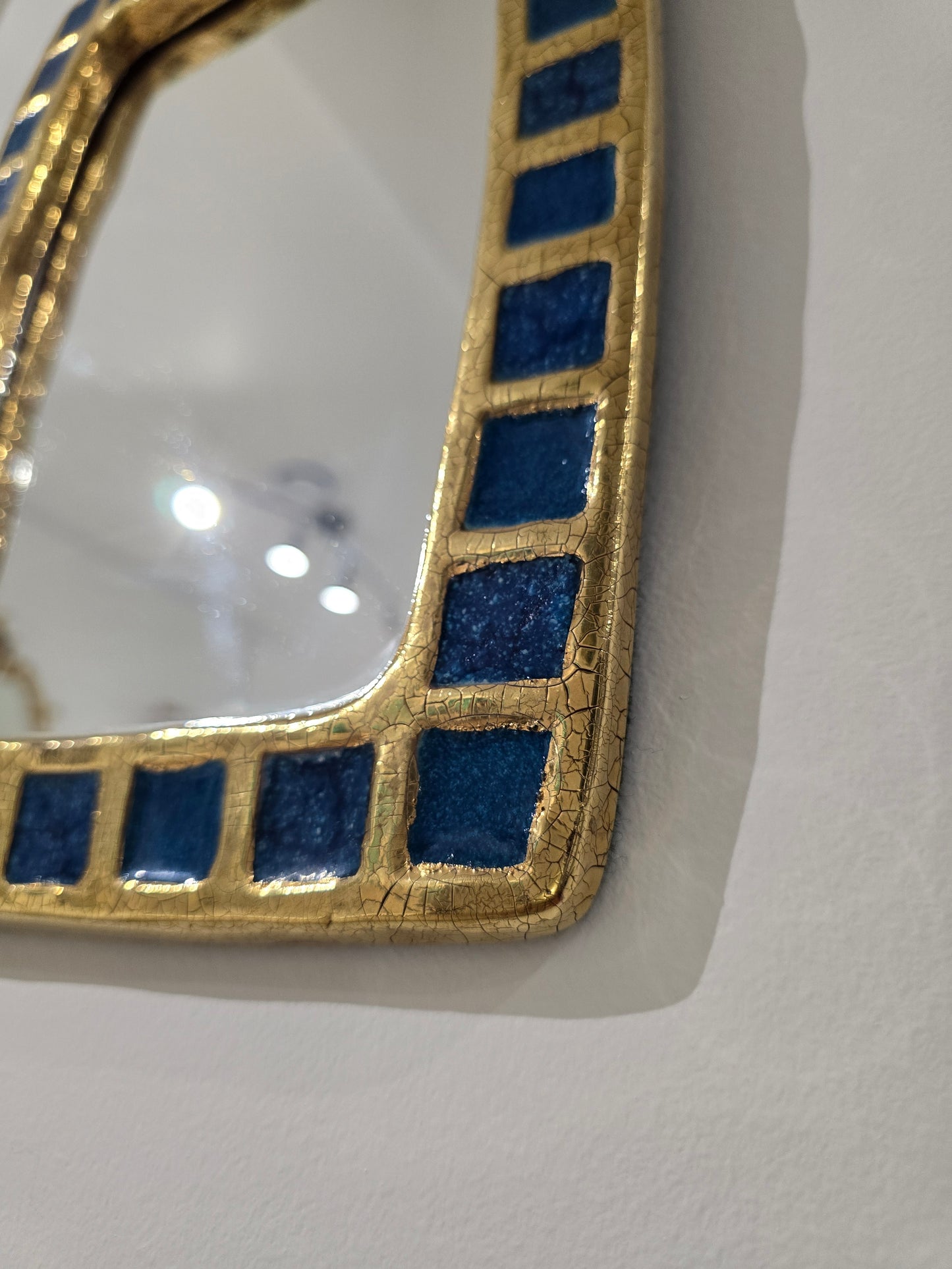 Miroir Mithé Espelt . Or craquelé verre fusion