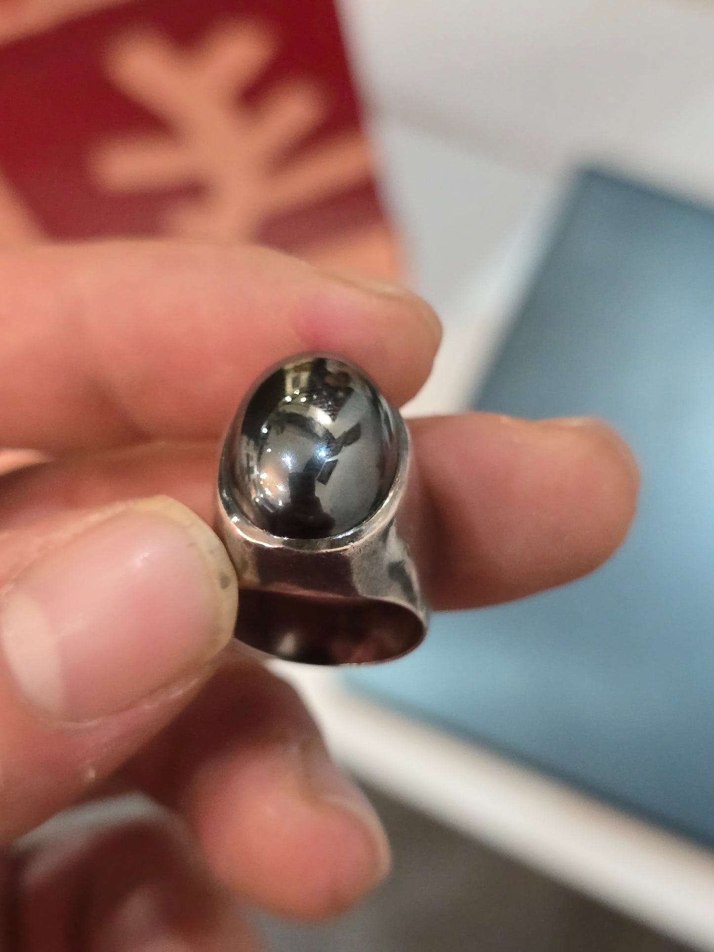 Bague vintage en argent et hématite cabochon