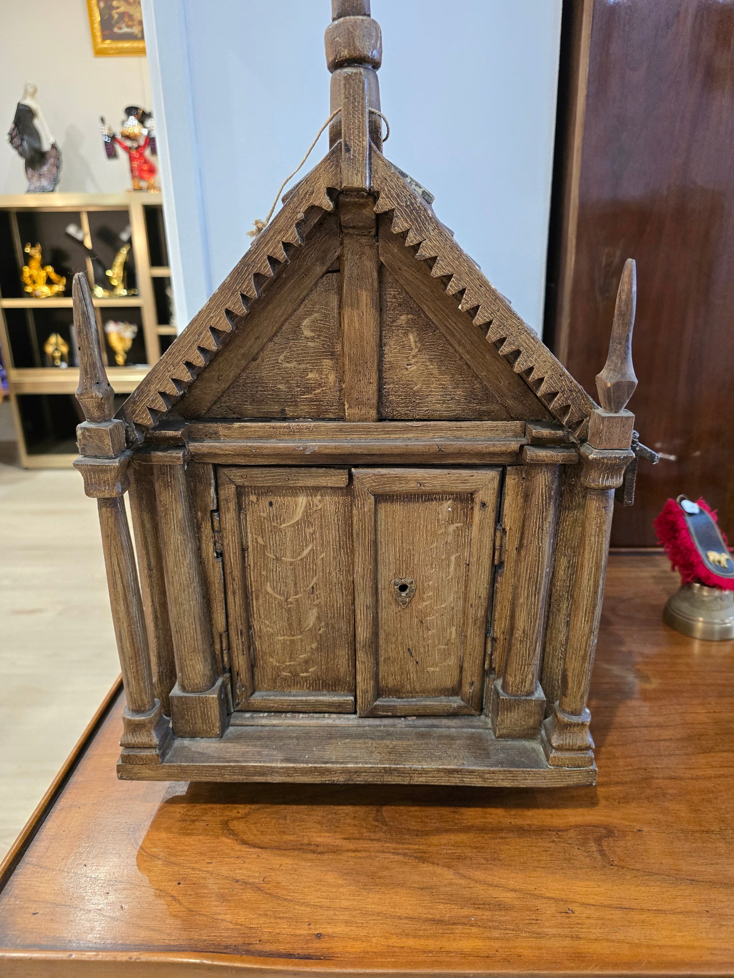 Rare chapelle miniature dite "Isba russe" – Vers 1820-1830 – Fabrication artisanale par un soldat napoléonien