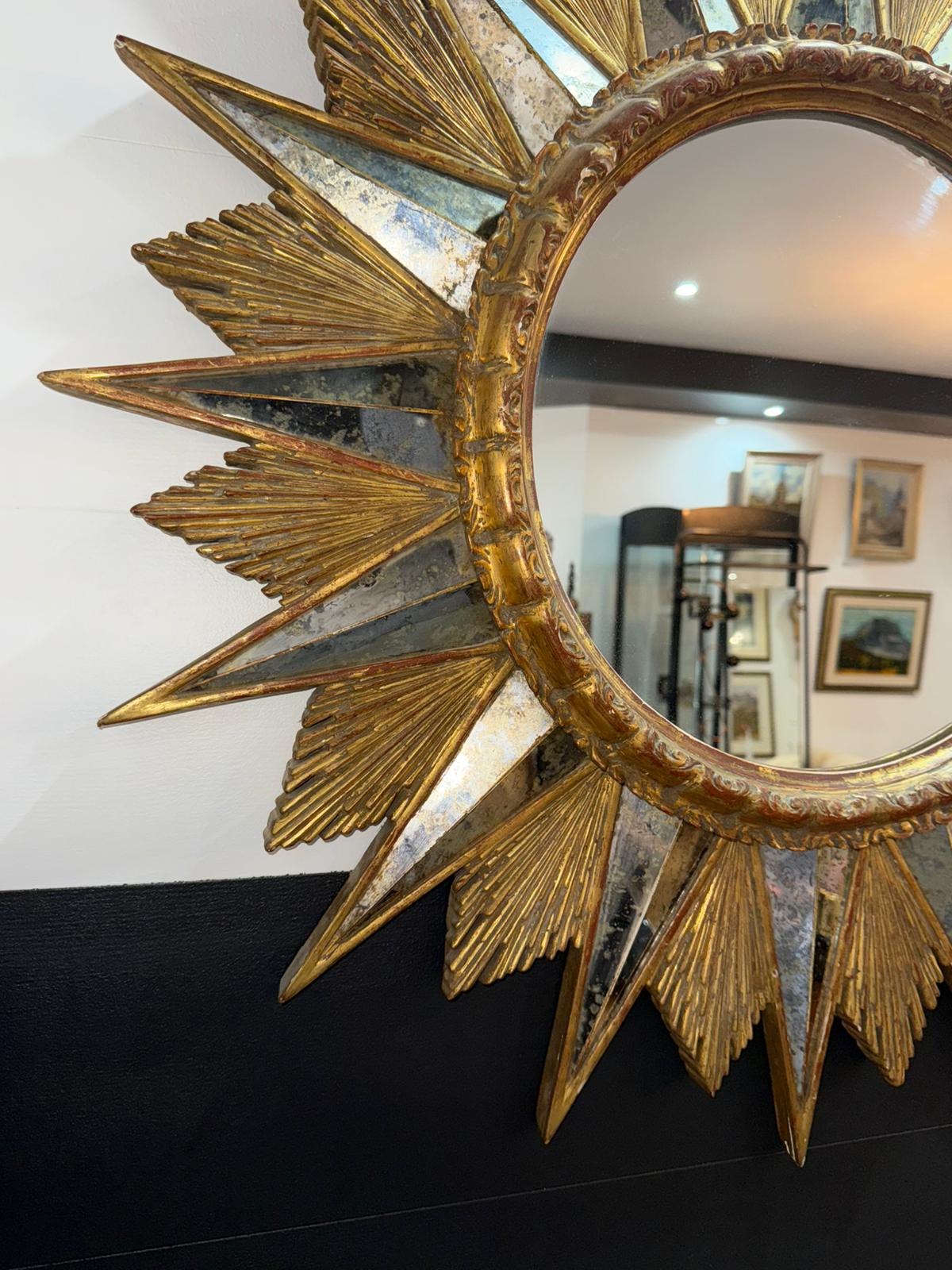 Miroir soleil doré à rayons en bois vintage