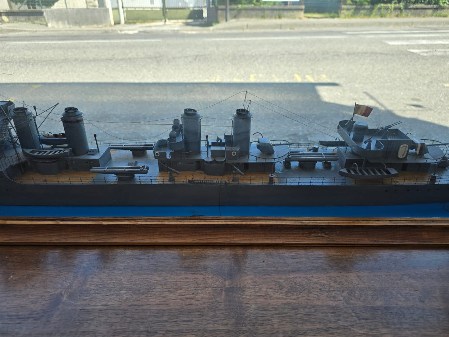Maquette artisanale de l'anti-torpilleur français Vauquelin