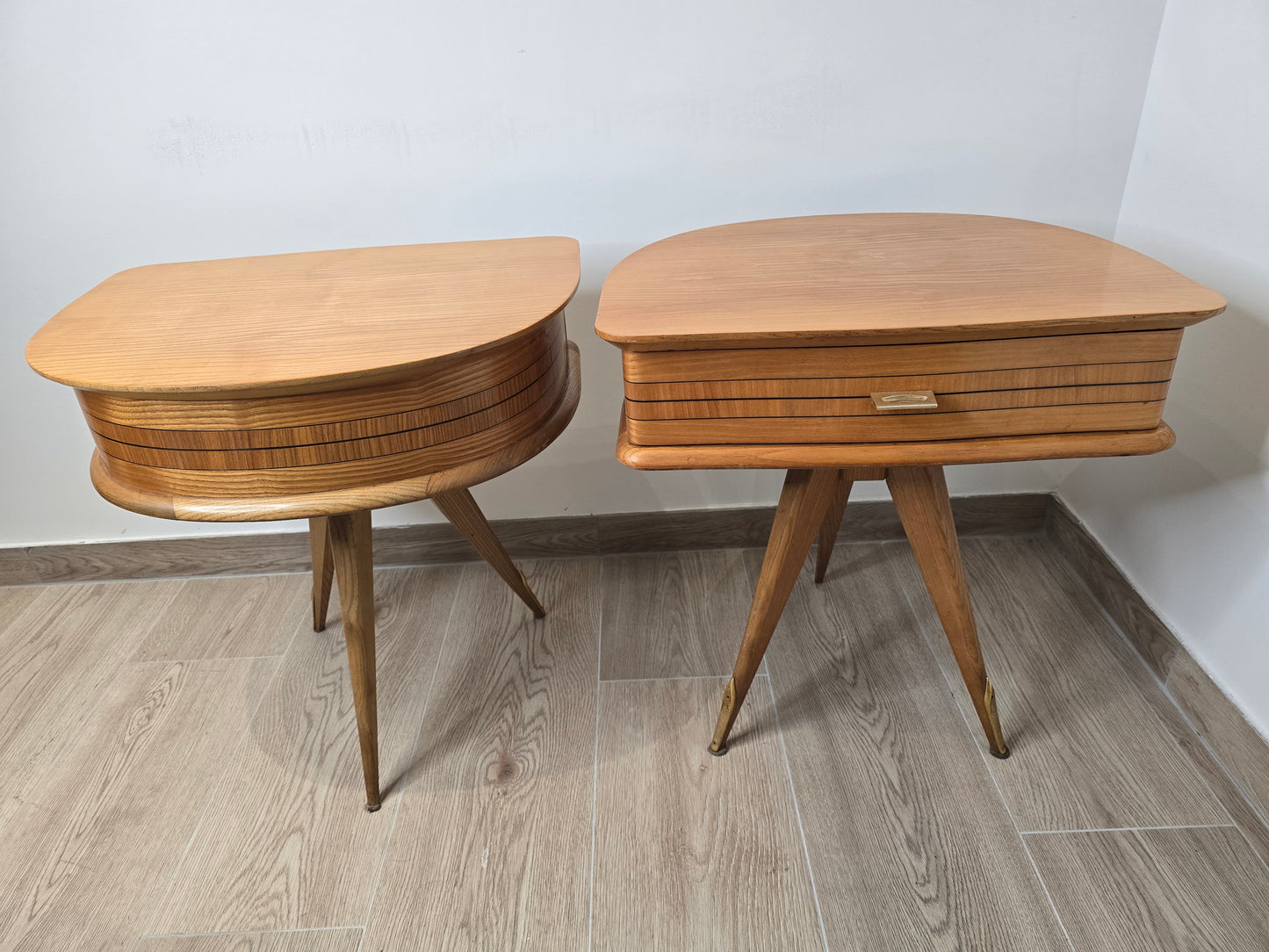 Paire de table de chevet vintage tripode