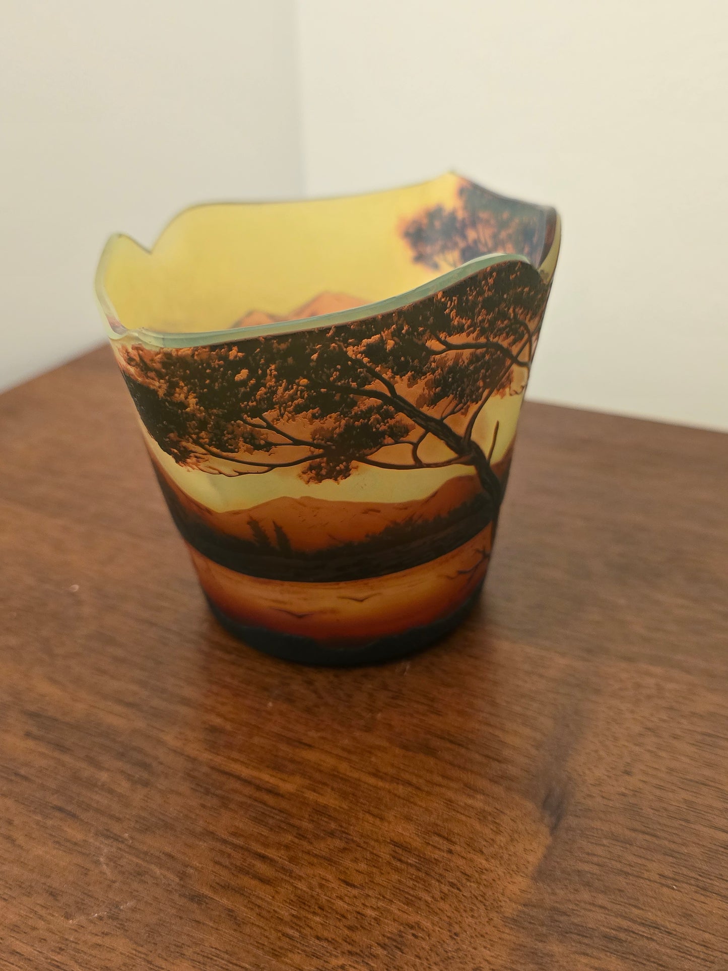 Vase pate de verre signé DEVEZ