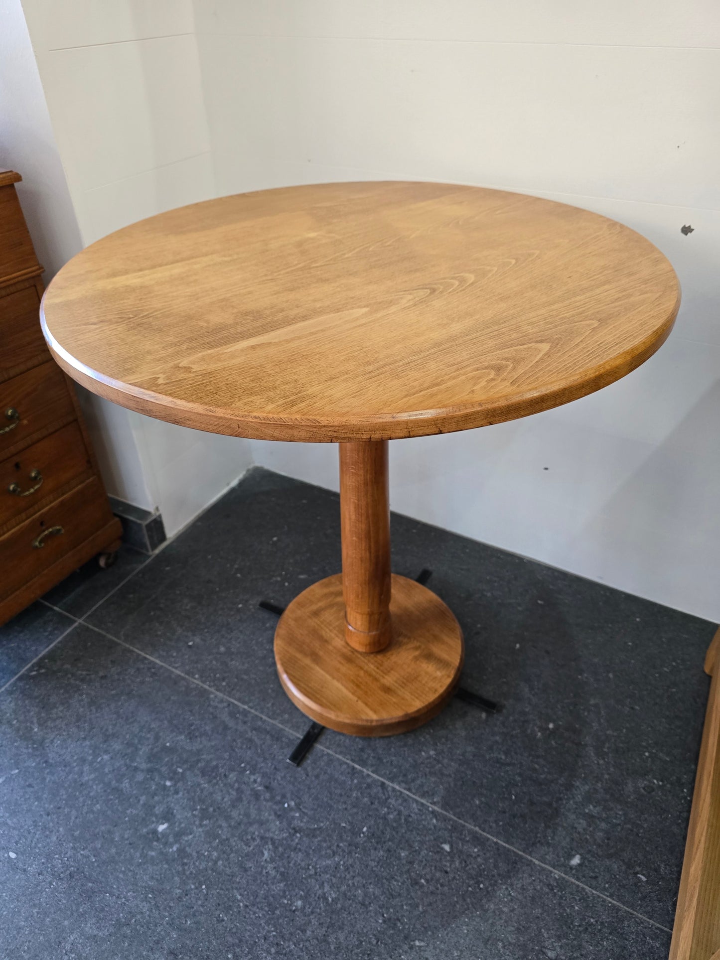 Guéridon vintage rond en bois et métal – H. 75 cm, Ø 72 cm