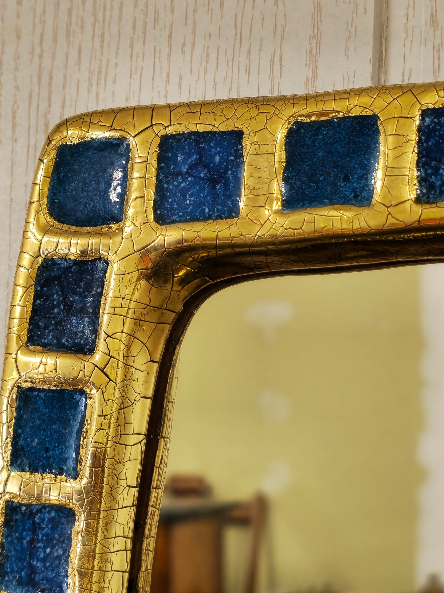 Miroir Mithé Espelt . Or craquelé verre fusion