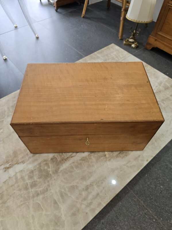 Cave à cigares vintage en bois – Hygromètre intégré et clé