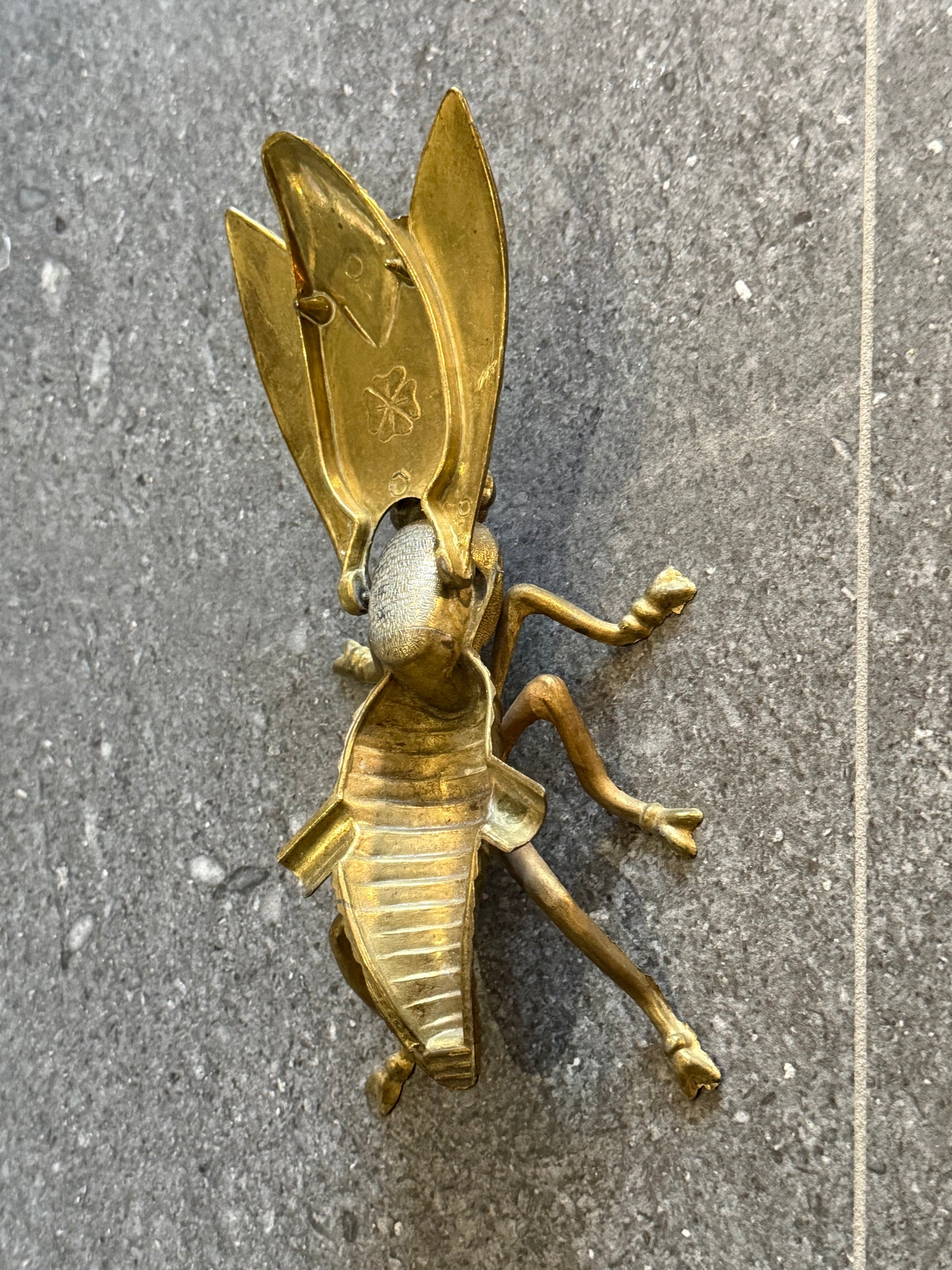 Cendrier / Vide-poche en bronze – Insecte sculpté – Années 1950-1970