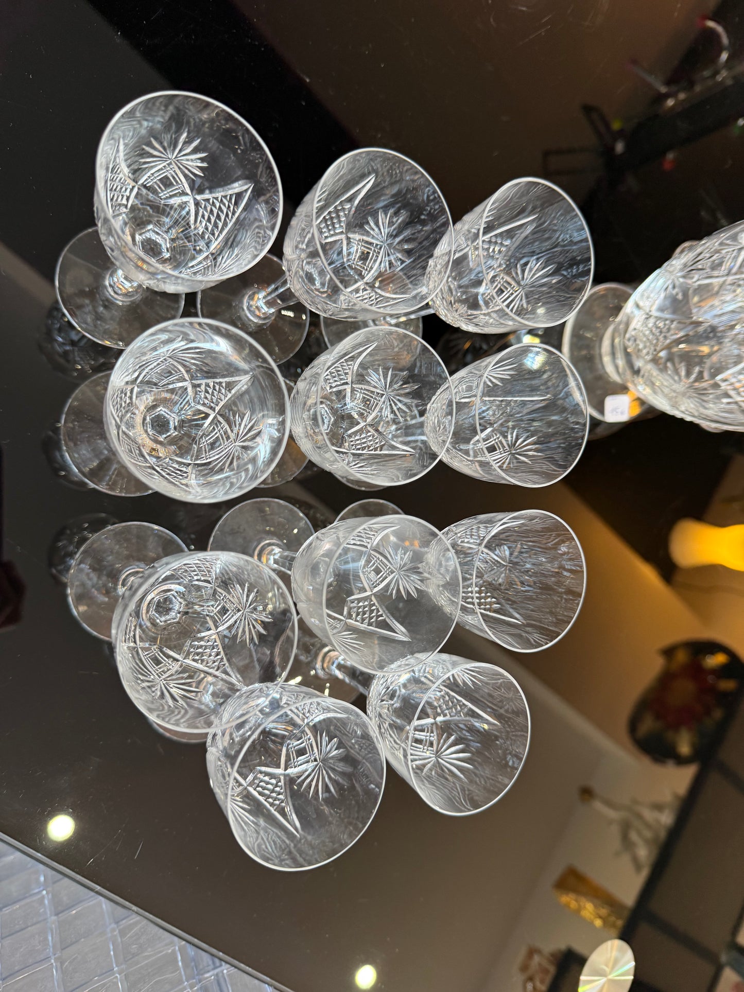 Lot de 11 Verres à Liqueur en Cristal Taillé