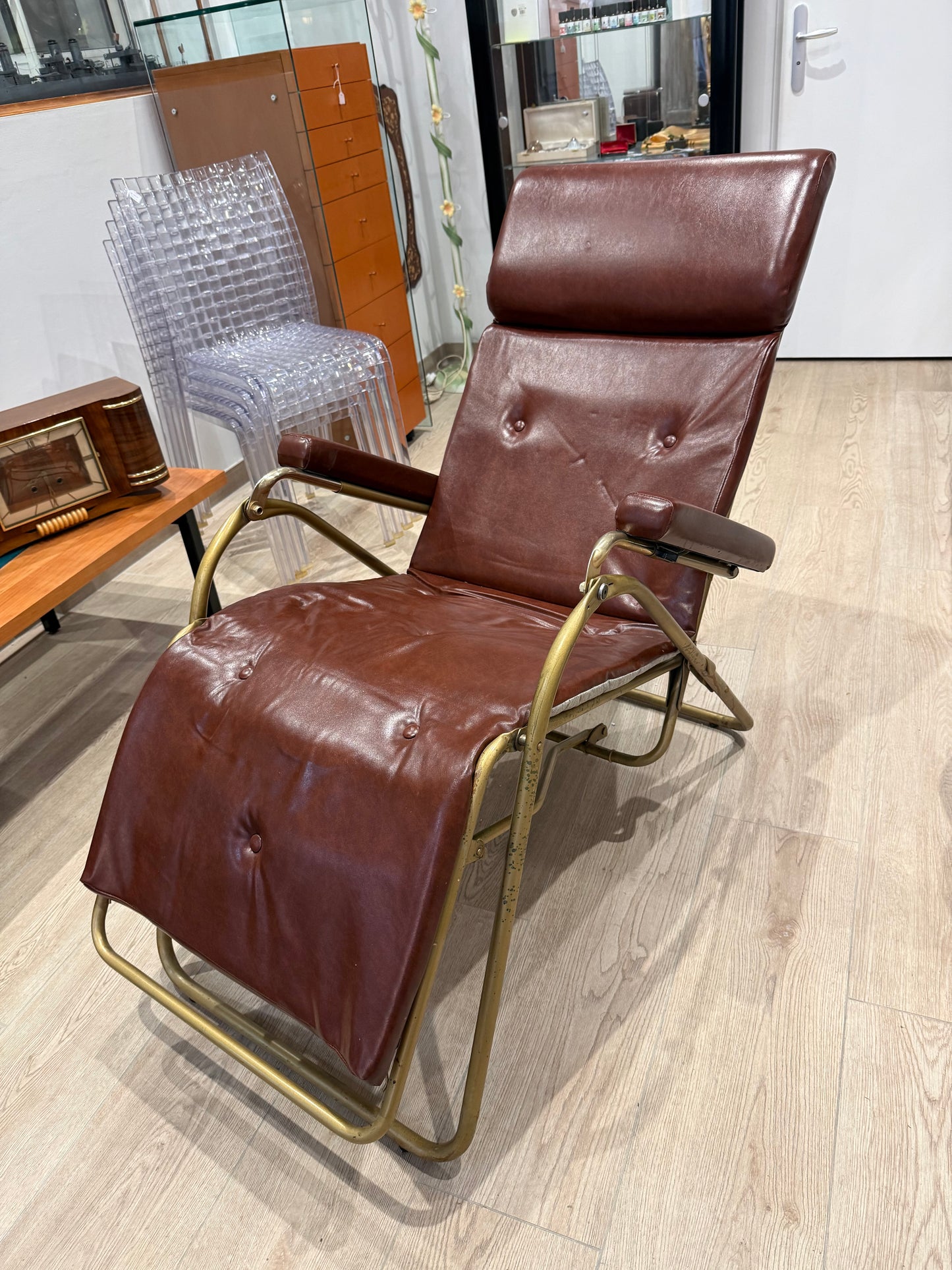 Fauteuil relax inclinable LAMA en cuir marron et structure tubulaire – Italie – Années 1960/1970