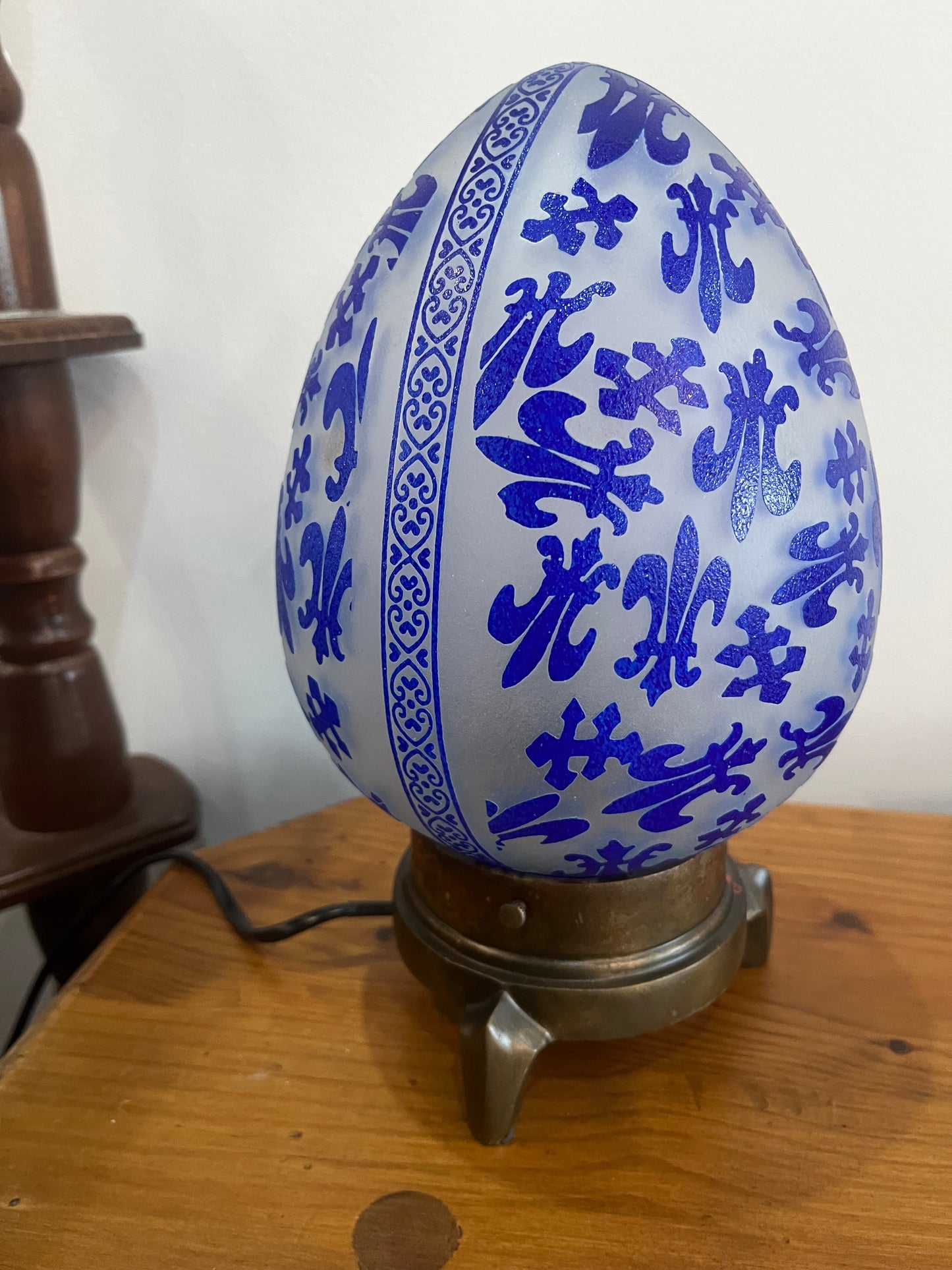 Lampe globe en verre forme œuf
