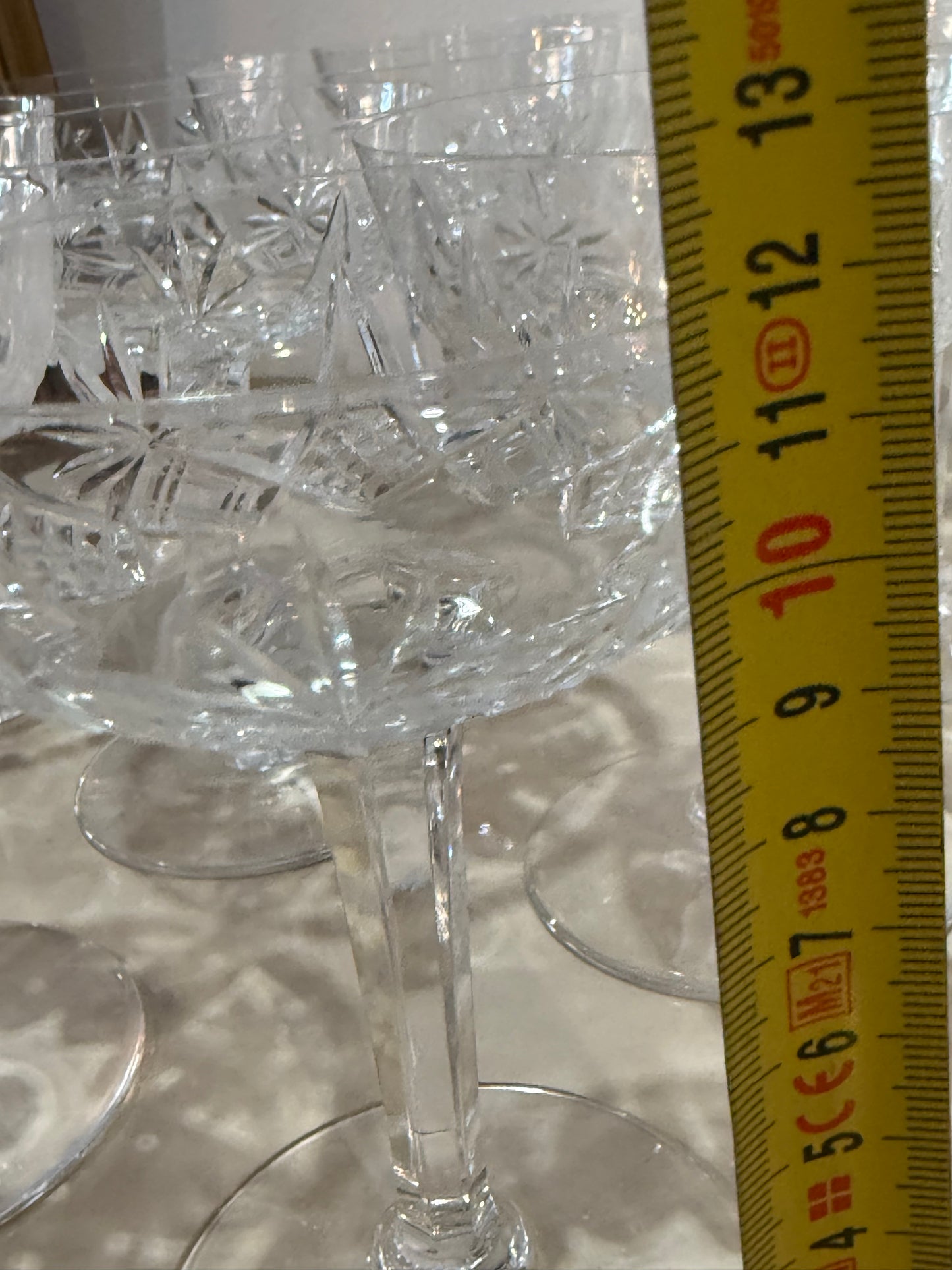 Lot de 11 Coupes à Champagne en Cristal Taillé – 12 cm