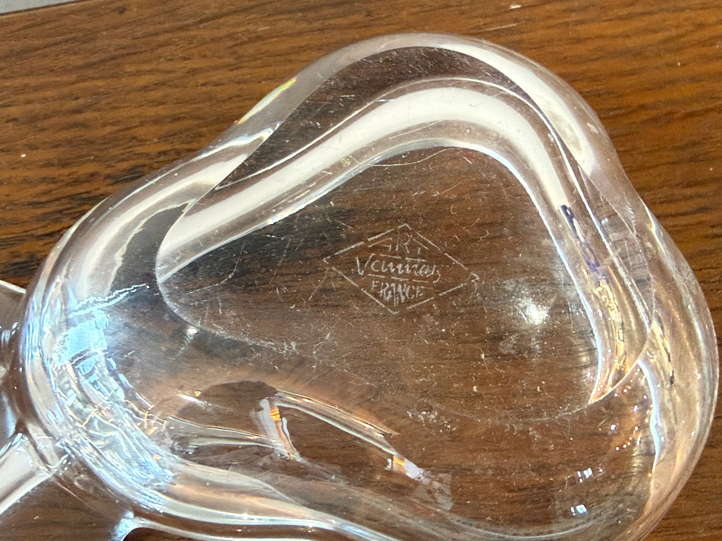 Cendrier en forme de poire – Art Vannes France – Verre moulé (14 cm)