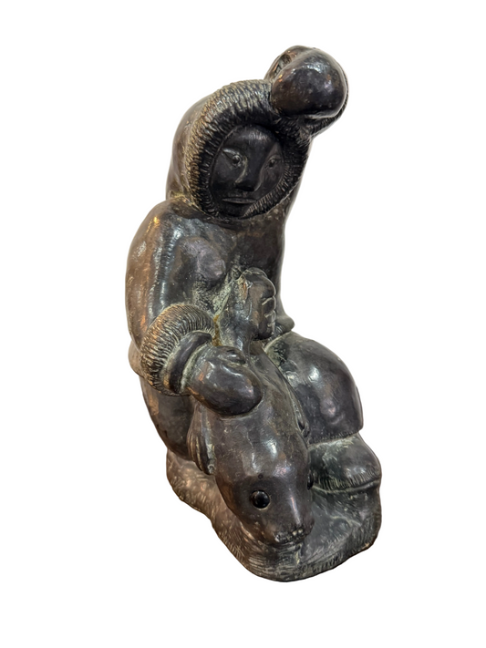 Sculpture Inuit “Chasseur et Phoque” – Wolf Original – Fait main au Canada