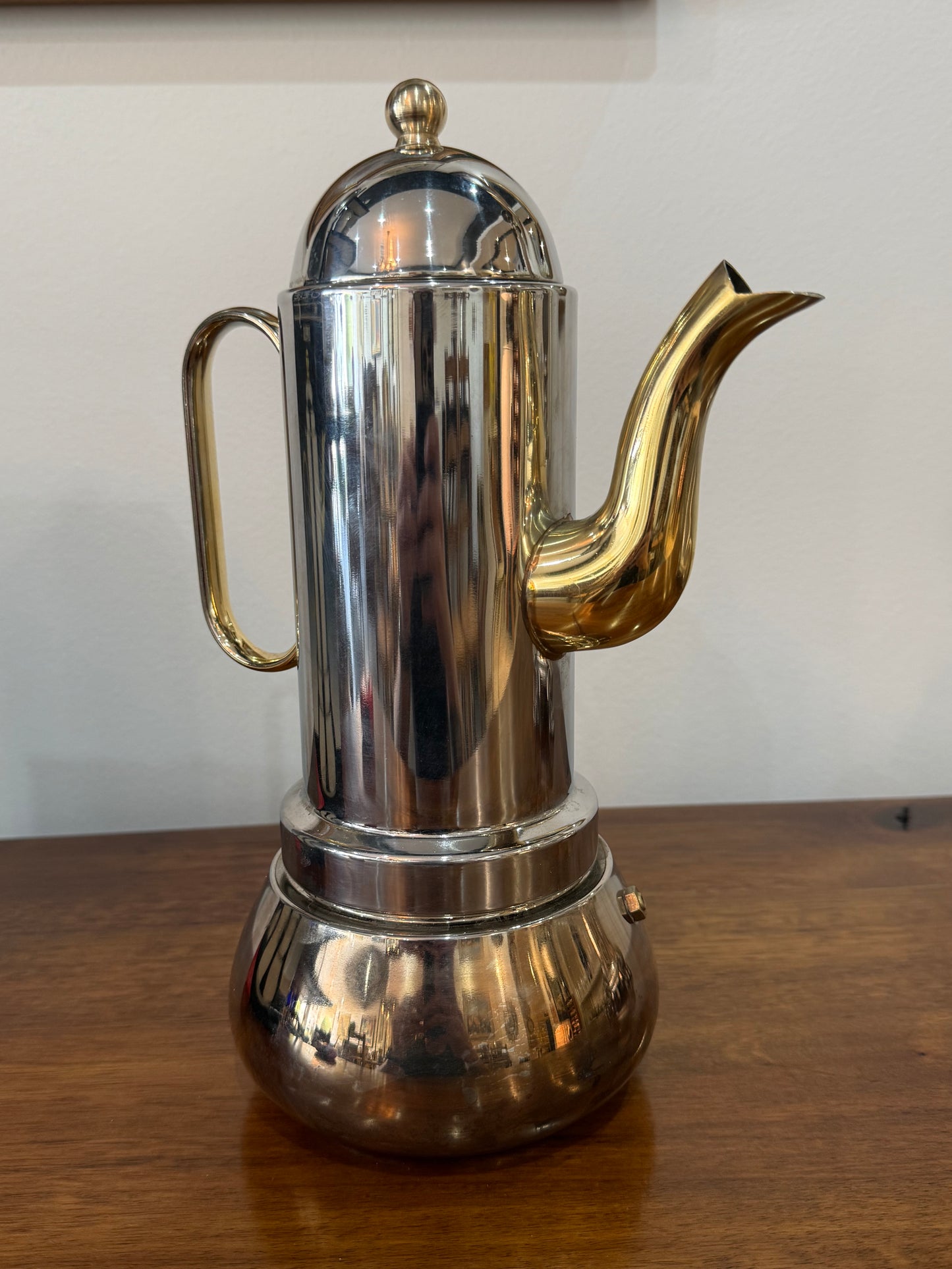 Cafetière espresso italienne CHÉRIE 12 tasses – Inox 18/10 et finitions or 24 Kt – Made in Italy – H. 29 cm
