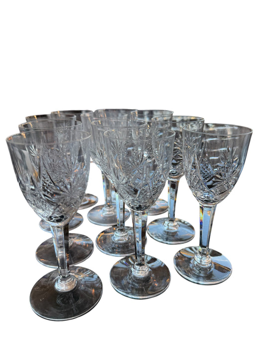 Lot de 11 Verres à Liqueur en Cristal Taillé