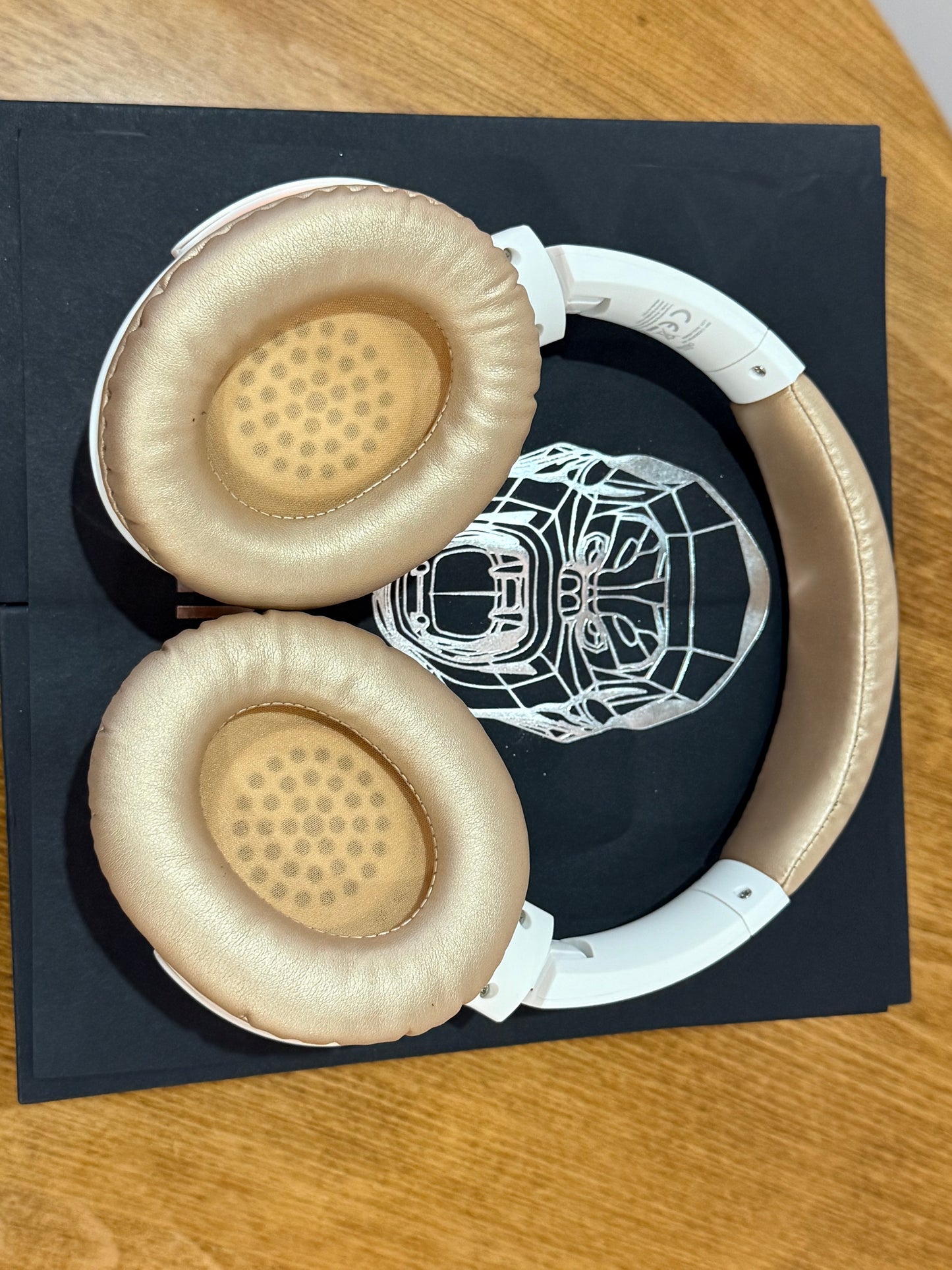 Casque Casque audio Richard Orlinski – Design Gorilla – Édition Collector or rosé/blanc