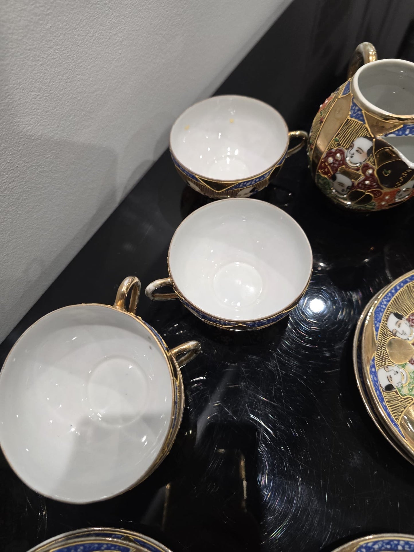 Service à thé japonais Satsuma doré – 6 tasses, soucoupes et pichets – Japon
