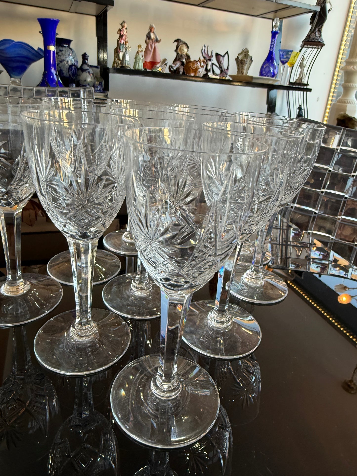 Lot de 11 Verres à Liqueur en Cristal Taillé