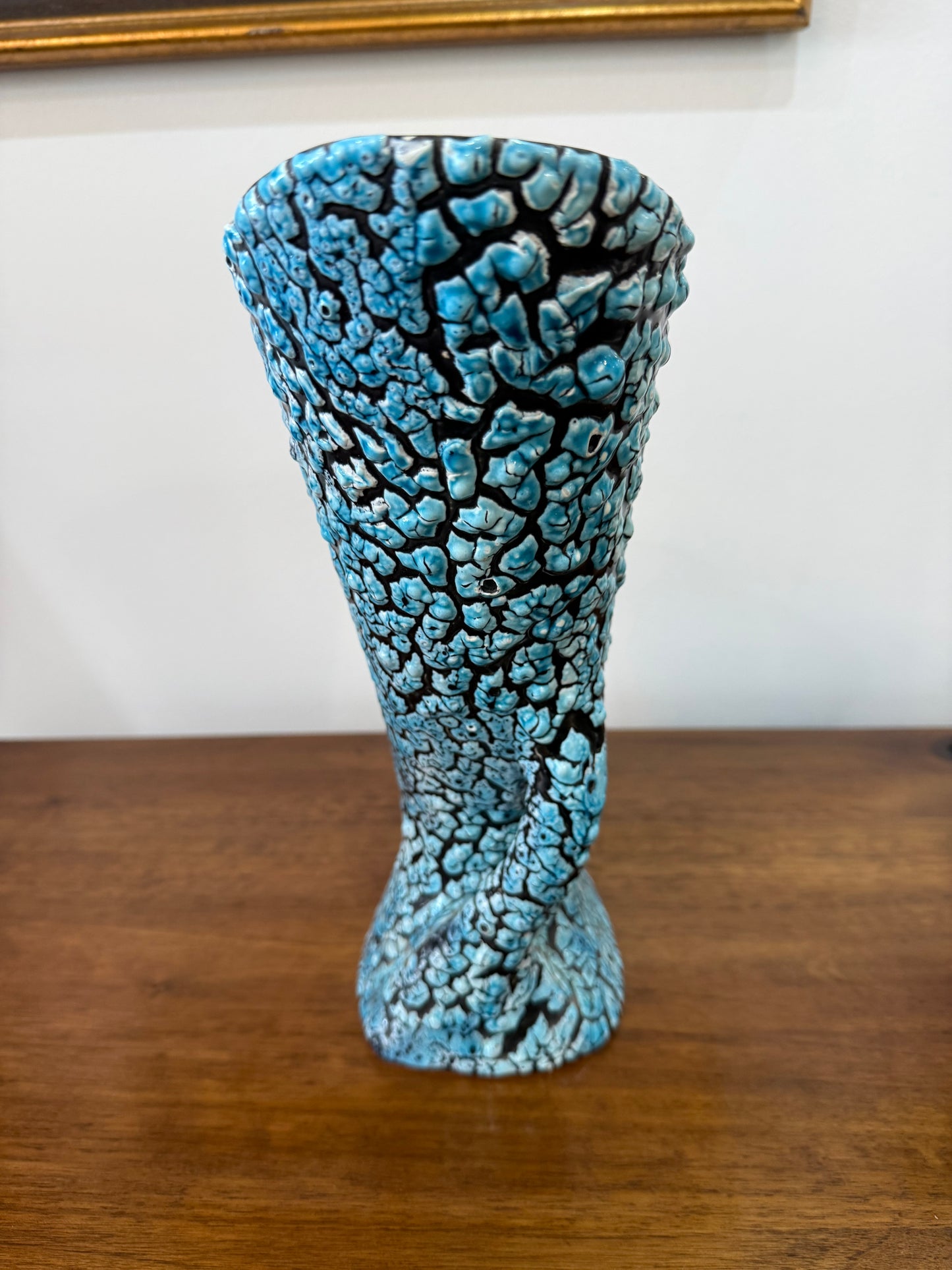 Grand vase sculptural céramique émaillée texturée bleu turquoise et noir – Double cornet – H. 31 cm