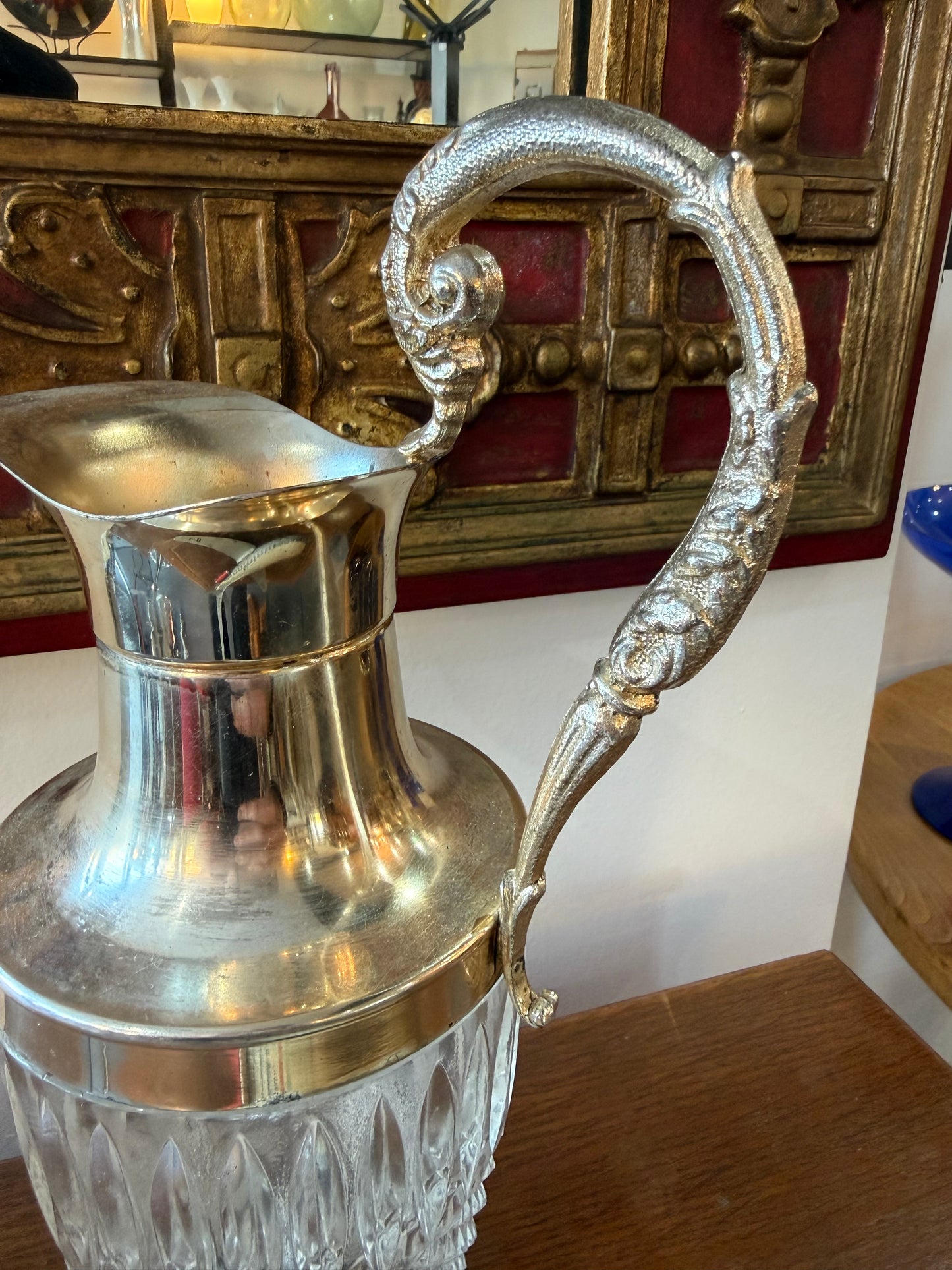 Aiguière en Cristal Taillé & Monture Métal Argenté – Travail Vintage