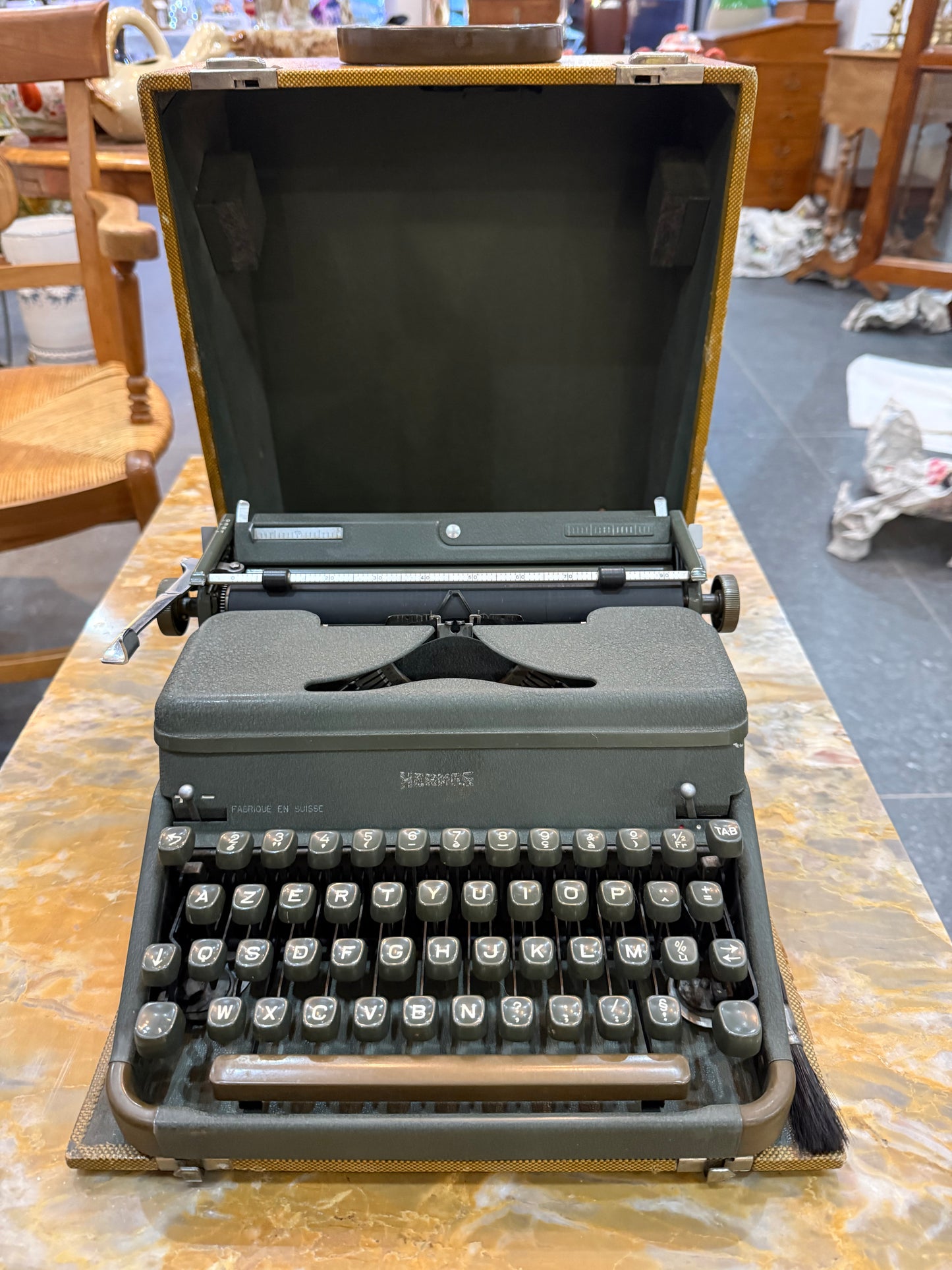 Machine à écrire vintage HERMES – Fabriquée en Suisse – Clavier AZERTY – Années 1950/1960