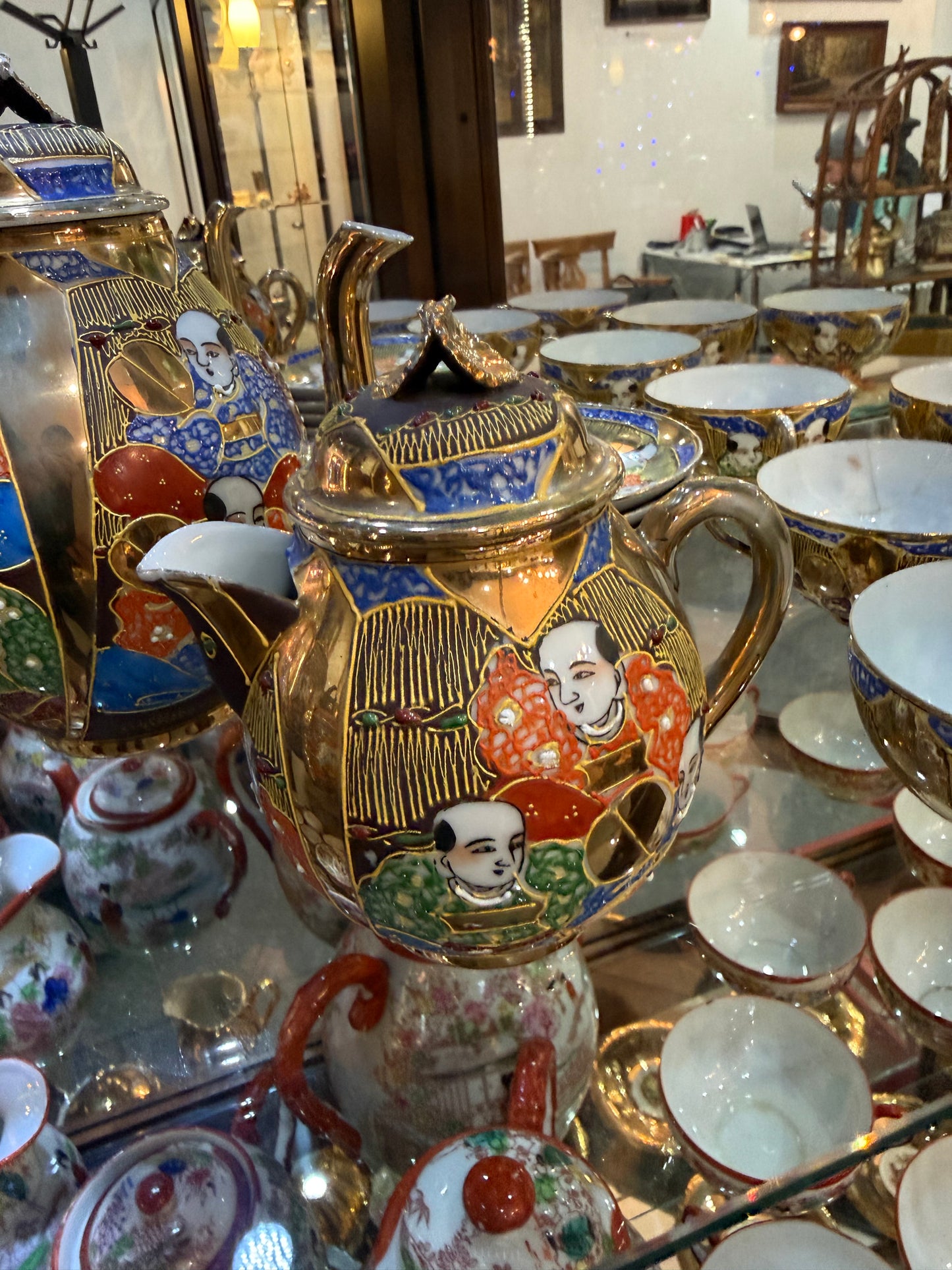 Service à thé japonais Satsuma doré – 6 tasses, soucoupes et pichets – Japon