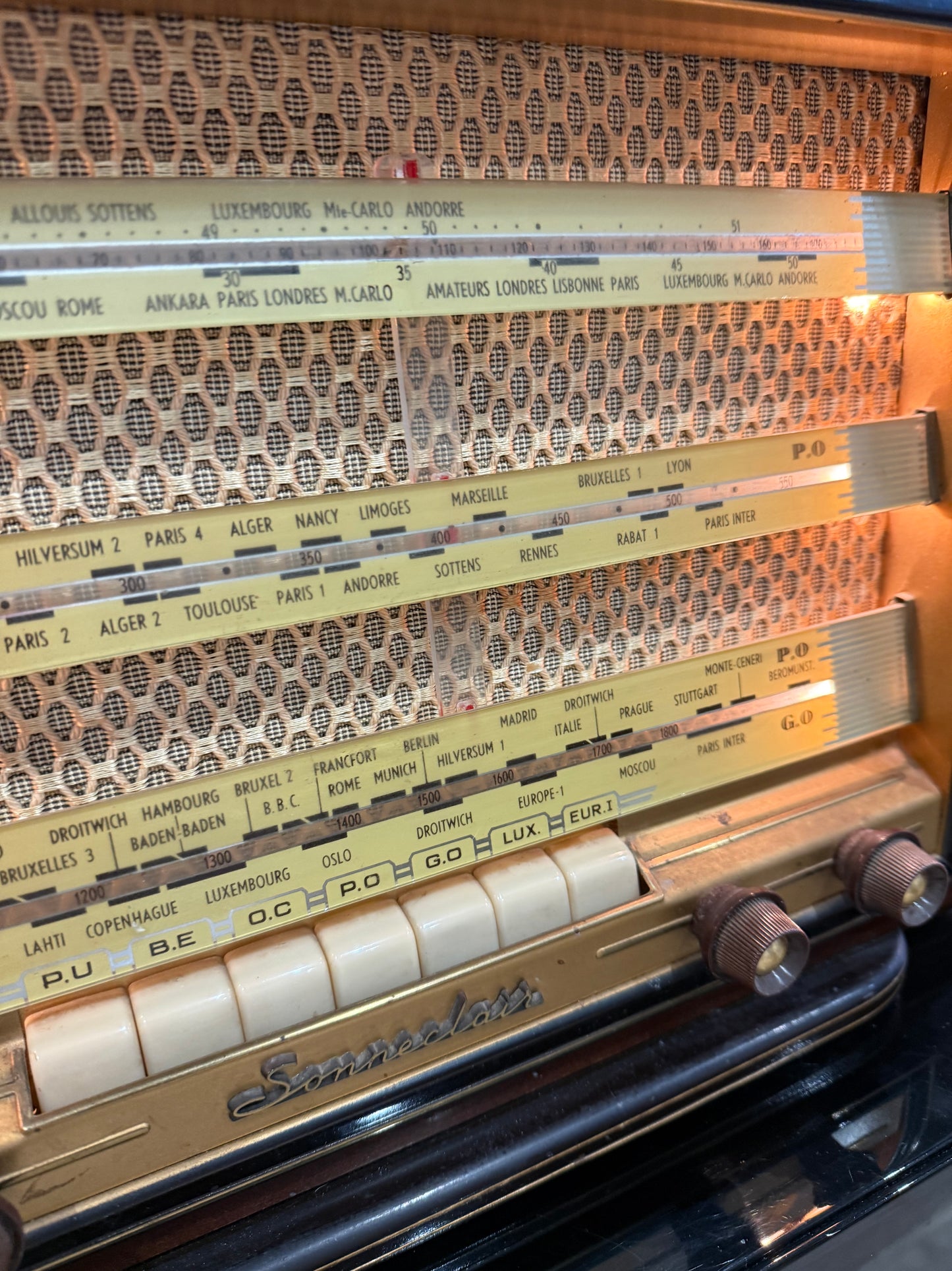 Radio TSF vintage SONNECLAIR à lampes – Multibandes – France – Années 1950