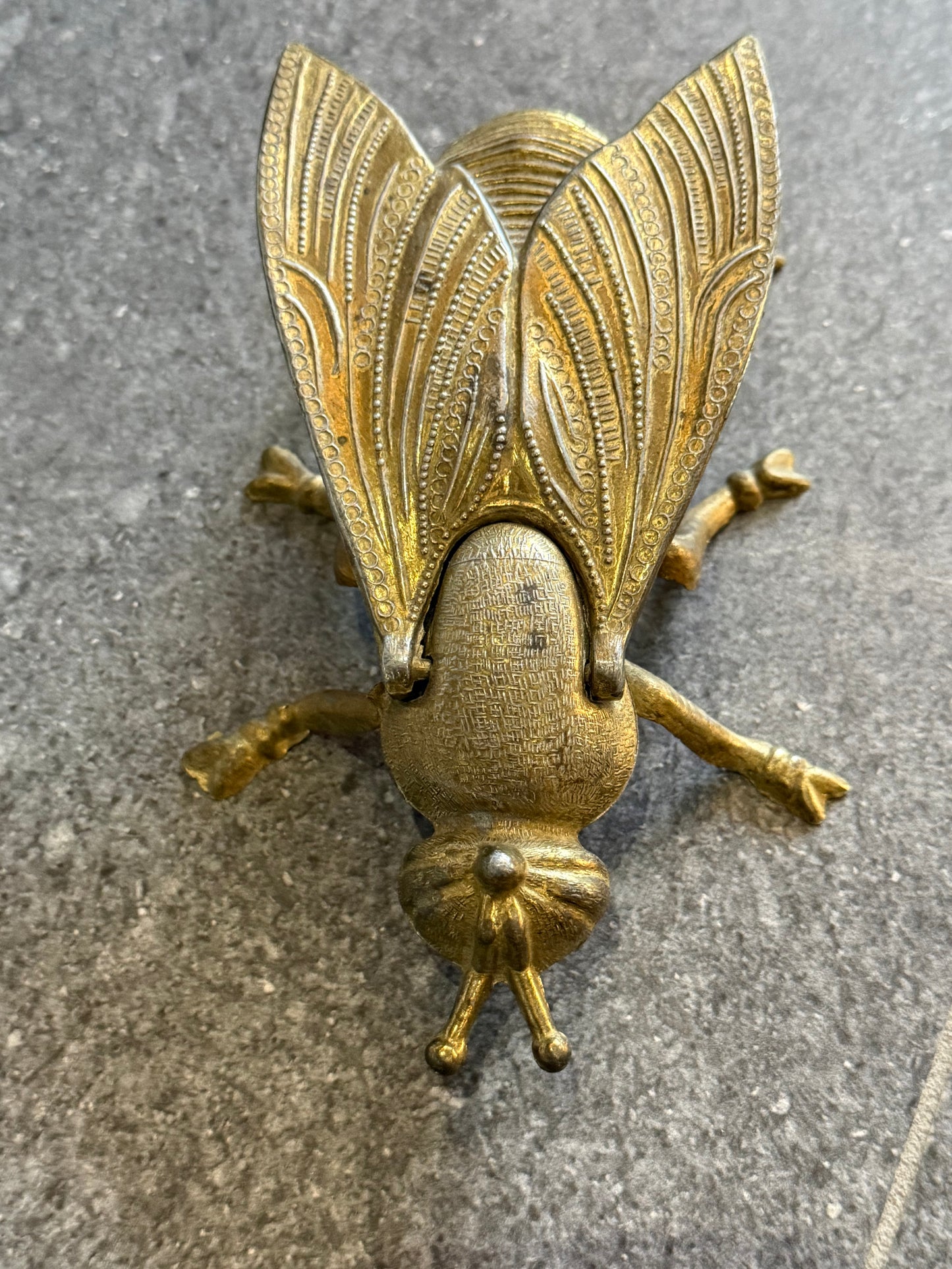 Cendrier / Vide-poche en bronze – Insecte sculpté – Années 1950-1970