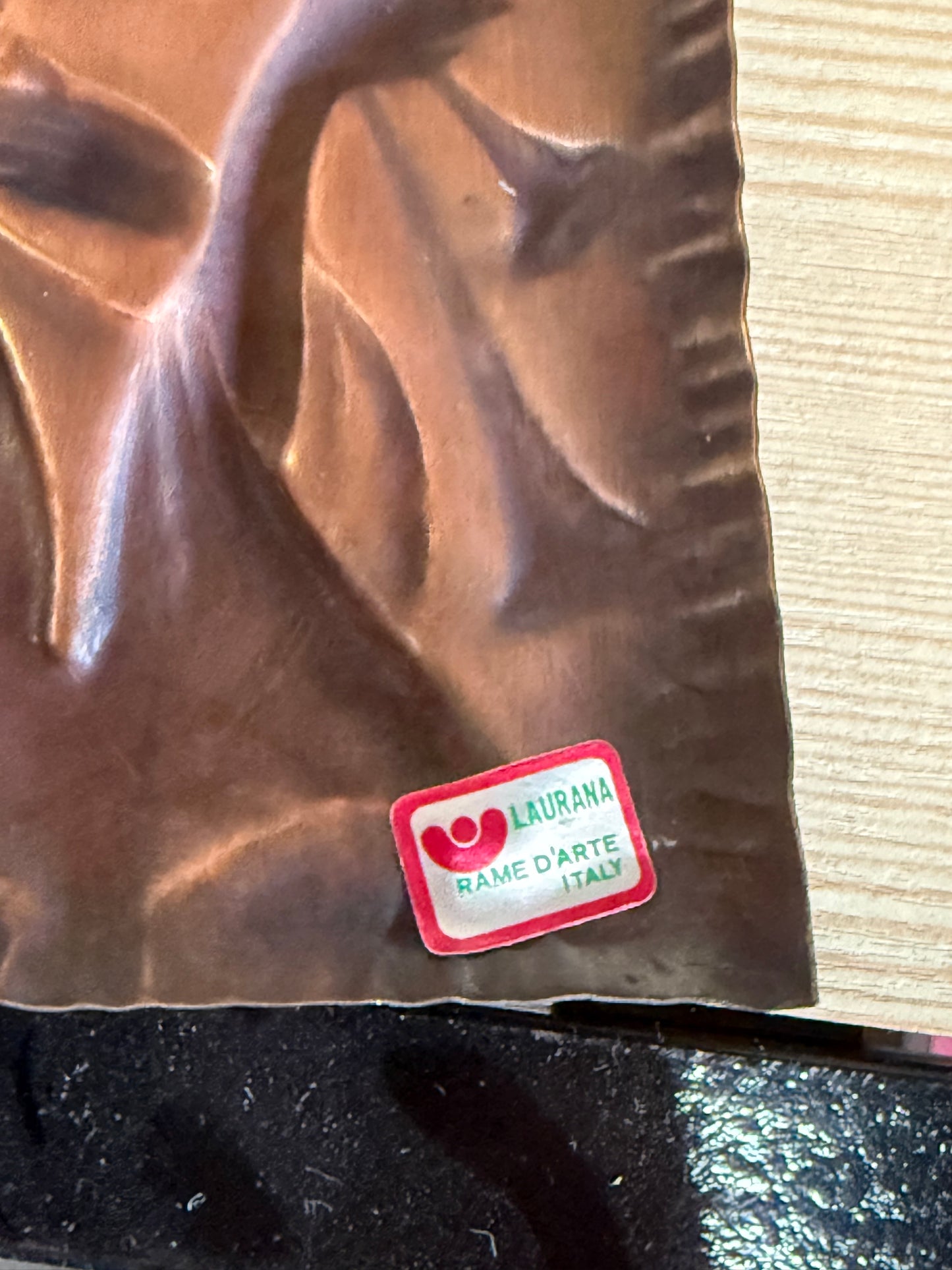 Plaque murale en cuivre repoussé – Laurana, Italie – Figure féminine Art Nouveau