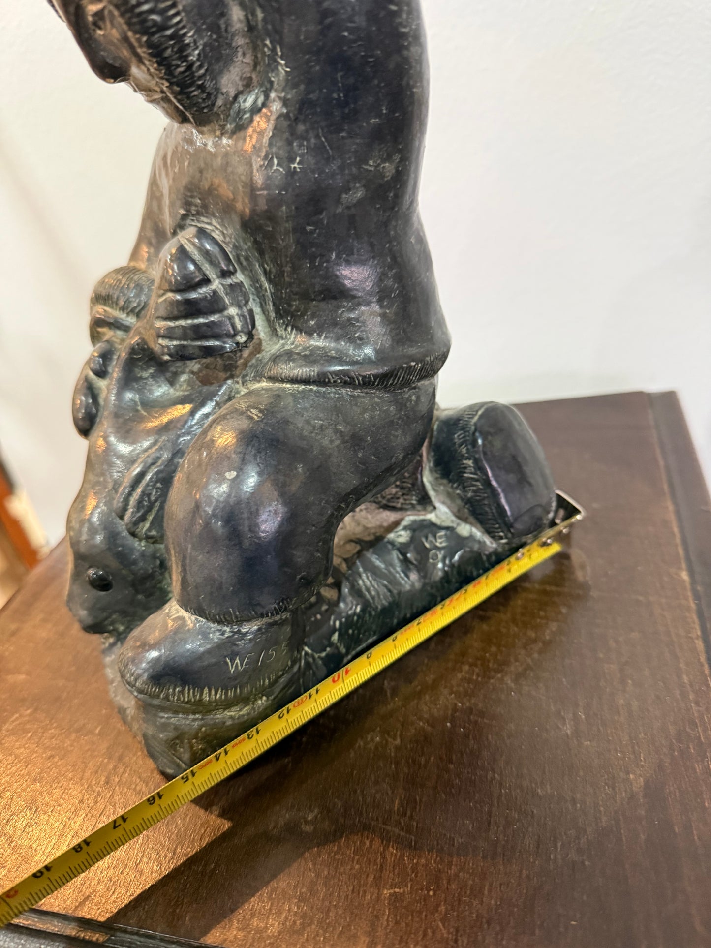 Sculpture Inuit “Chasseur et Phoque” – Wolf Original – Fait main au Canada