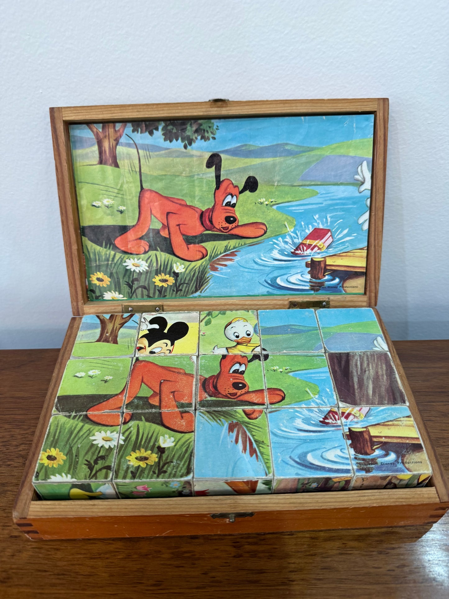 Jeu de cubes puzzle Disney vintage en bois – Mickey, Donald, Pluto et les neveux – Coffret ancien