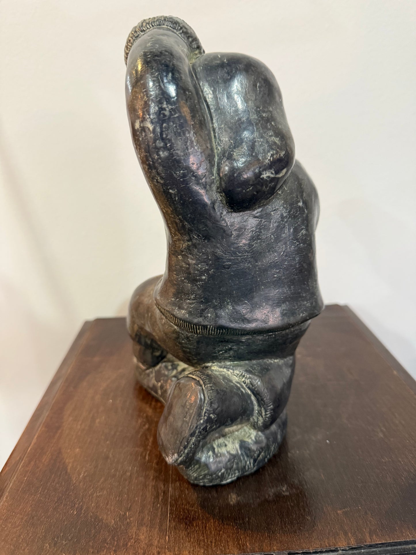 Sculpture Inuit “Chasseur et Phoque” – Wolf Original – Fait main au Canada