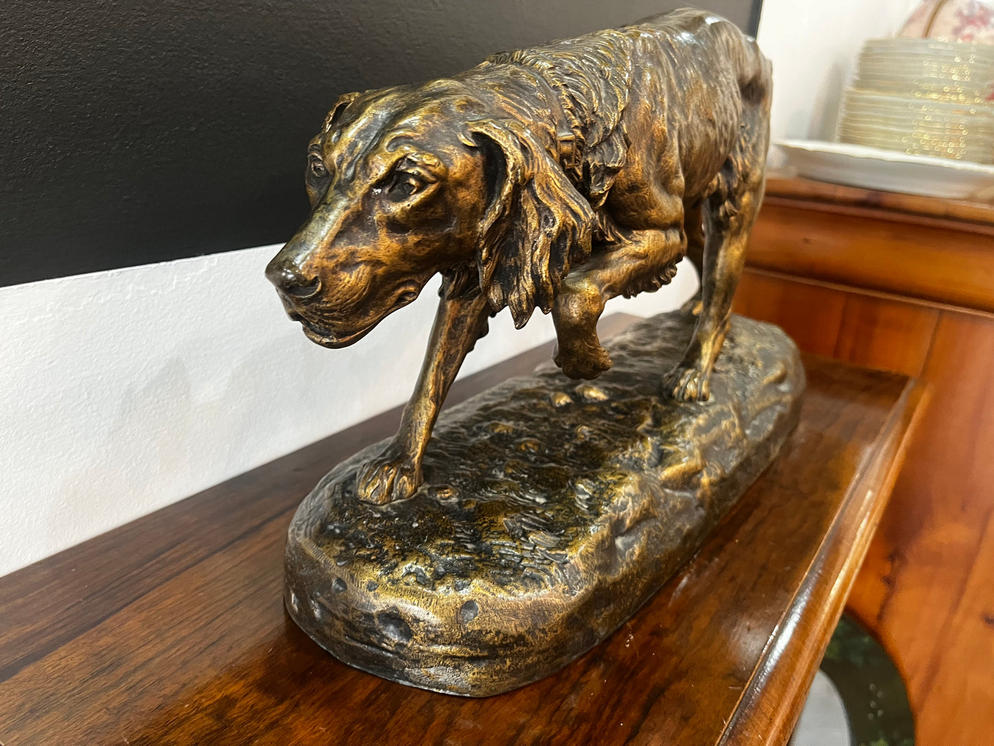 Chien de chasse à l’arrêt - signé Clovis Edmond Masson (1838-1913) en Bronze