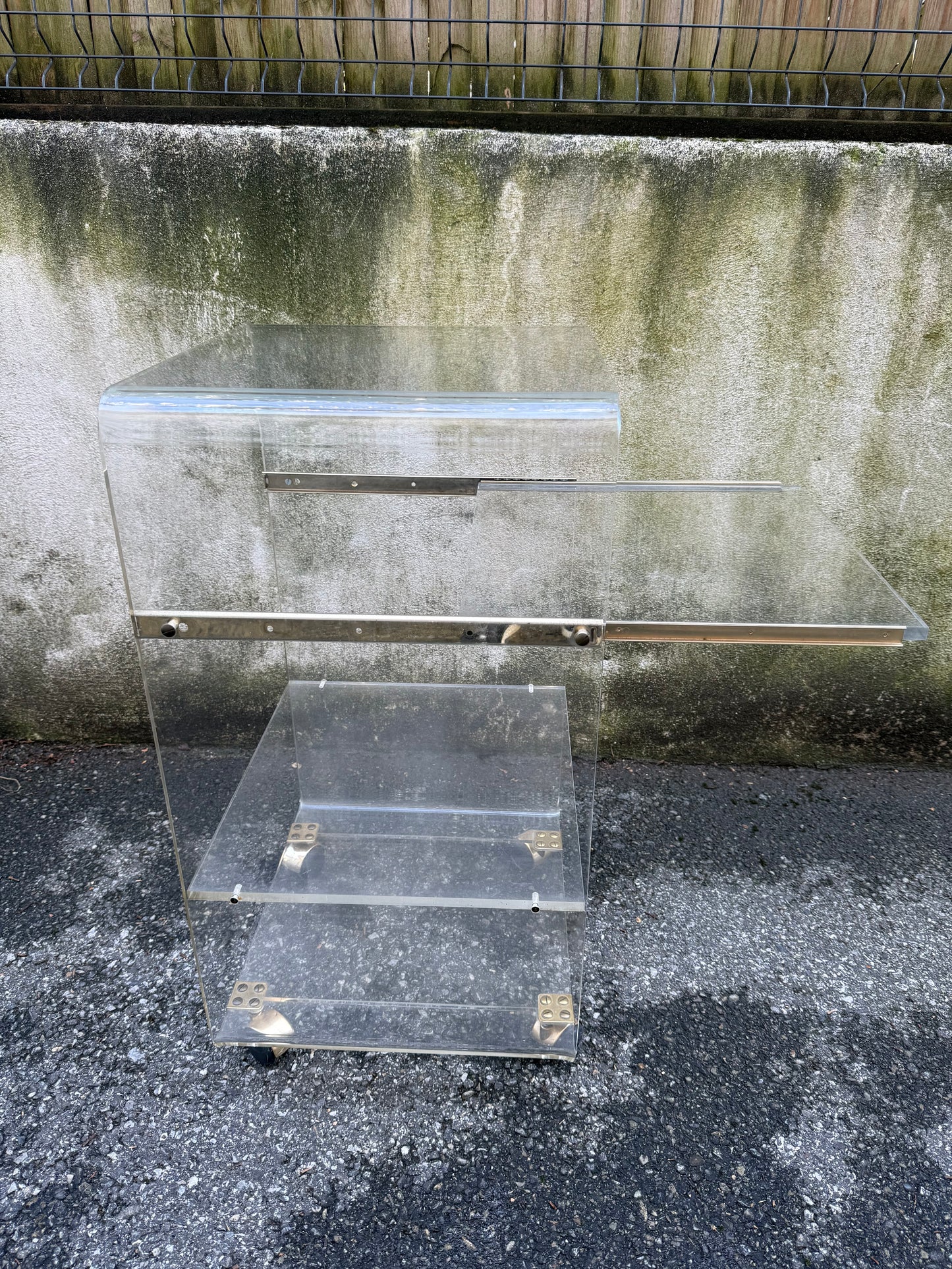 Desserte roulante en plexiglas – Marais International – années 1970-1980