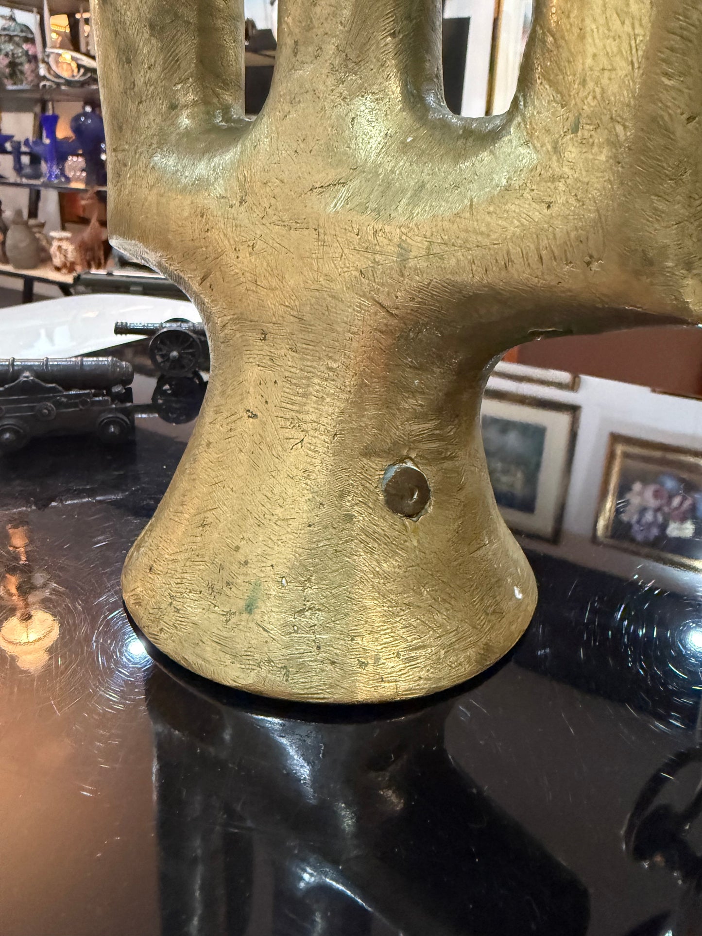 Chandelier artisanal en laiton massif – Pièce unique – Tchad