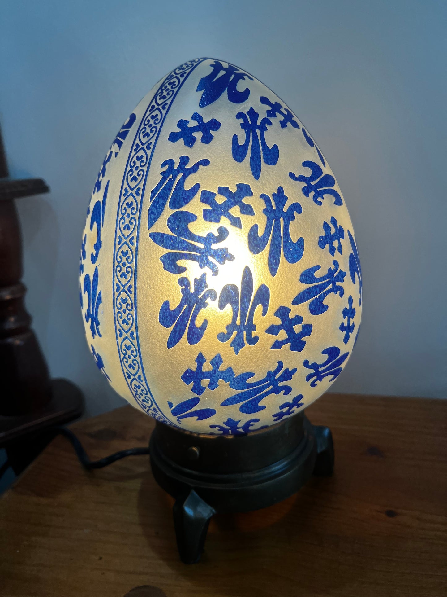 Lampe globe en verre forme œuf