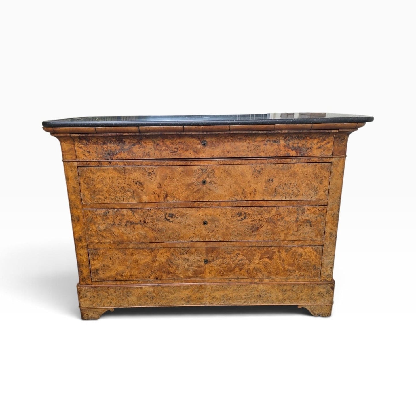 Commode d’époque Restauration en ronce de noyer et marbre noir – XIXᵉ siècle