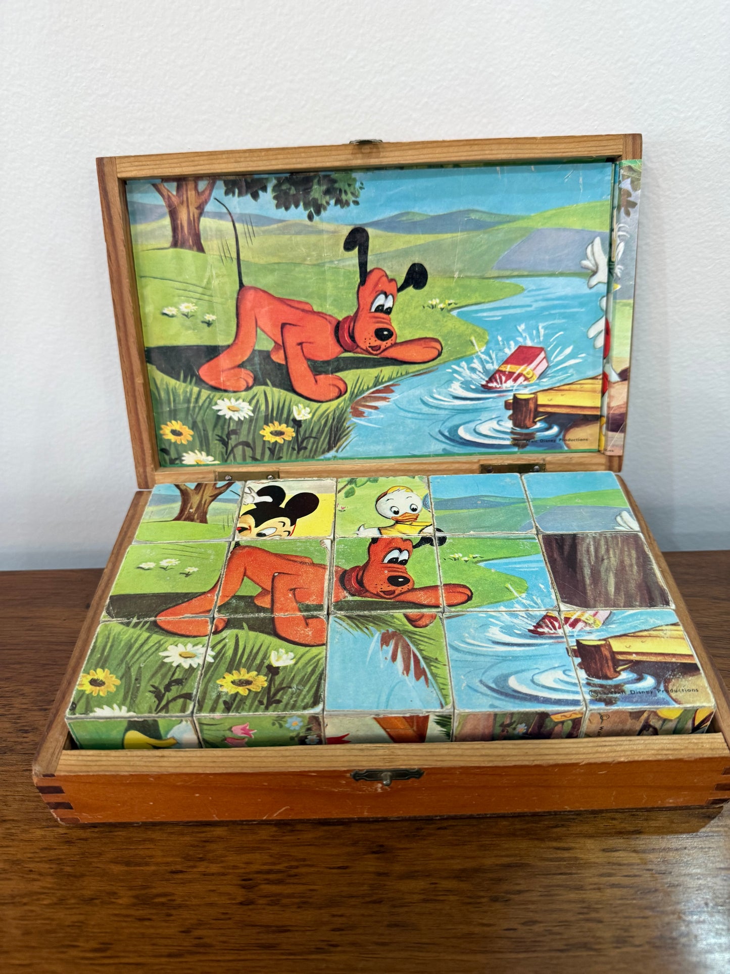 Jeu de cubes puzzle Disney vintage en bois – Mickey, Donald, Pluto et les neveux – Coffret ancien