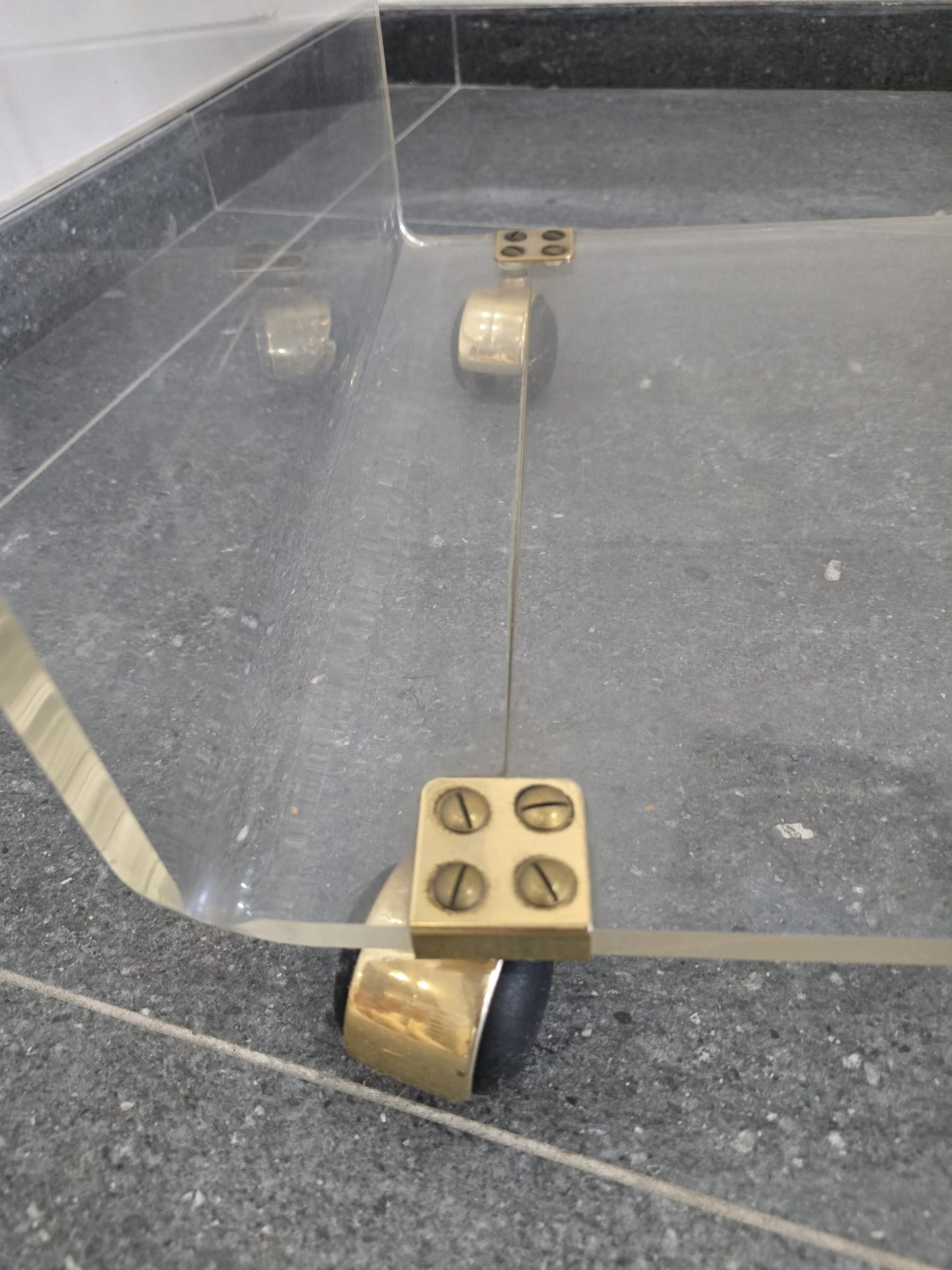 Desserte roulante en plexiglas – Marais International – années 1970-1980