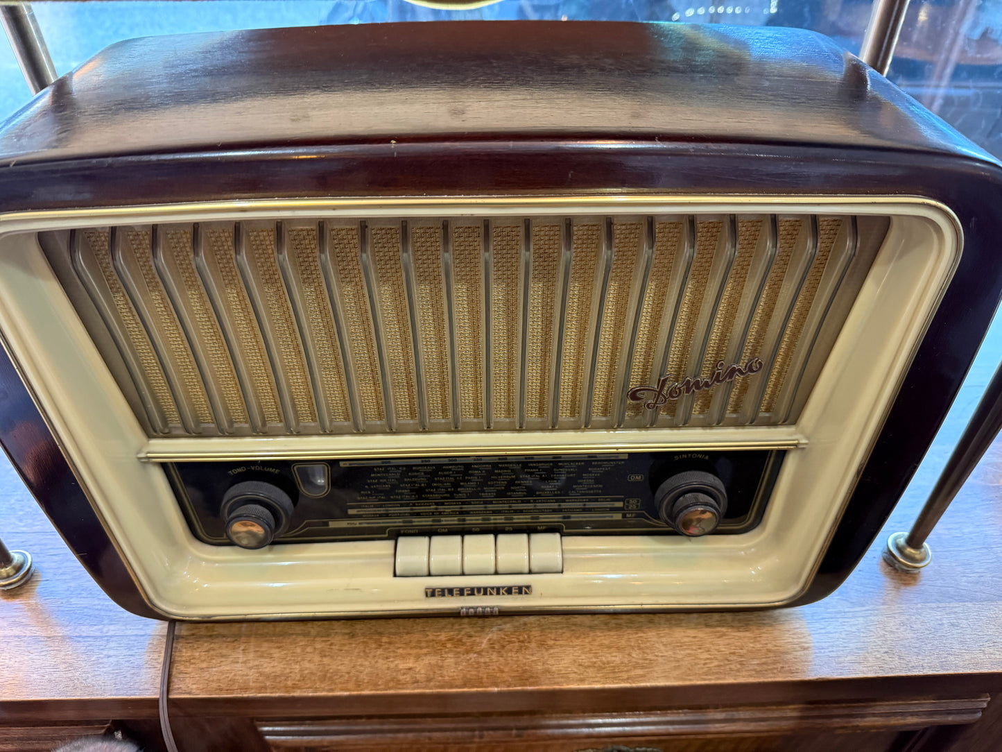 Radio à lampes Telefunken Domino – Bois & Bakélite – Années 50
