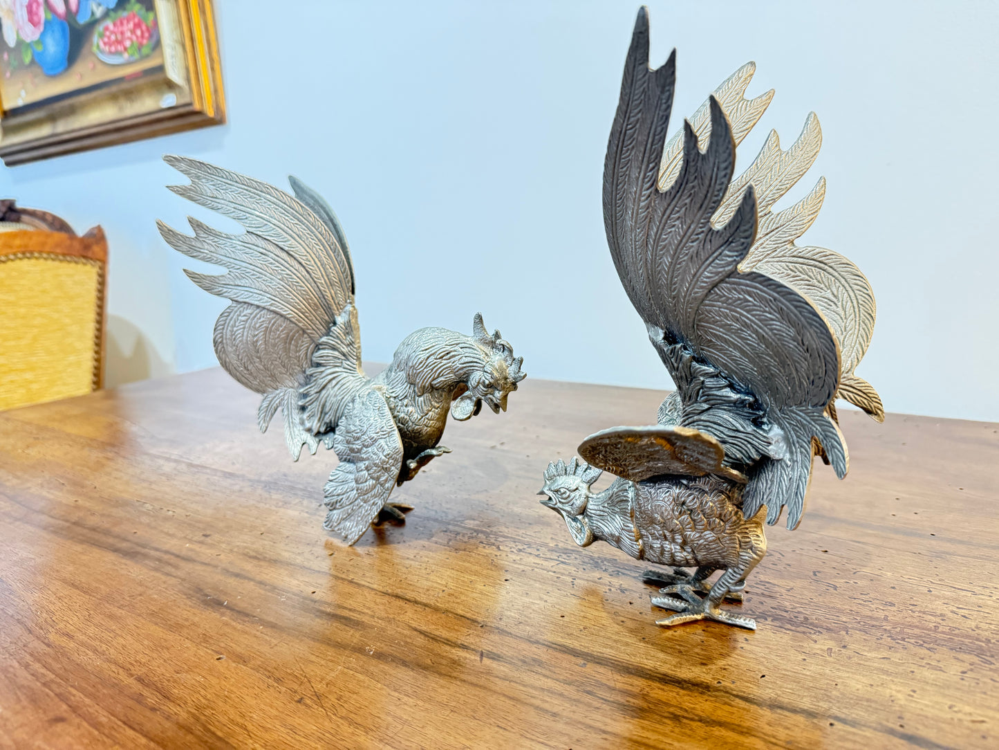 Paire de coqs décoratifs en métal argenté – Style Art Déco