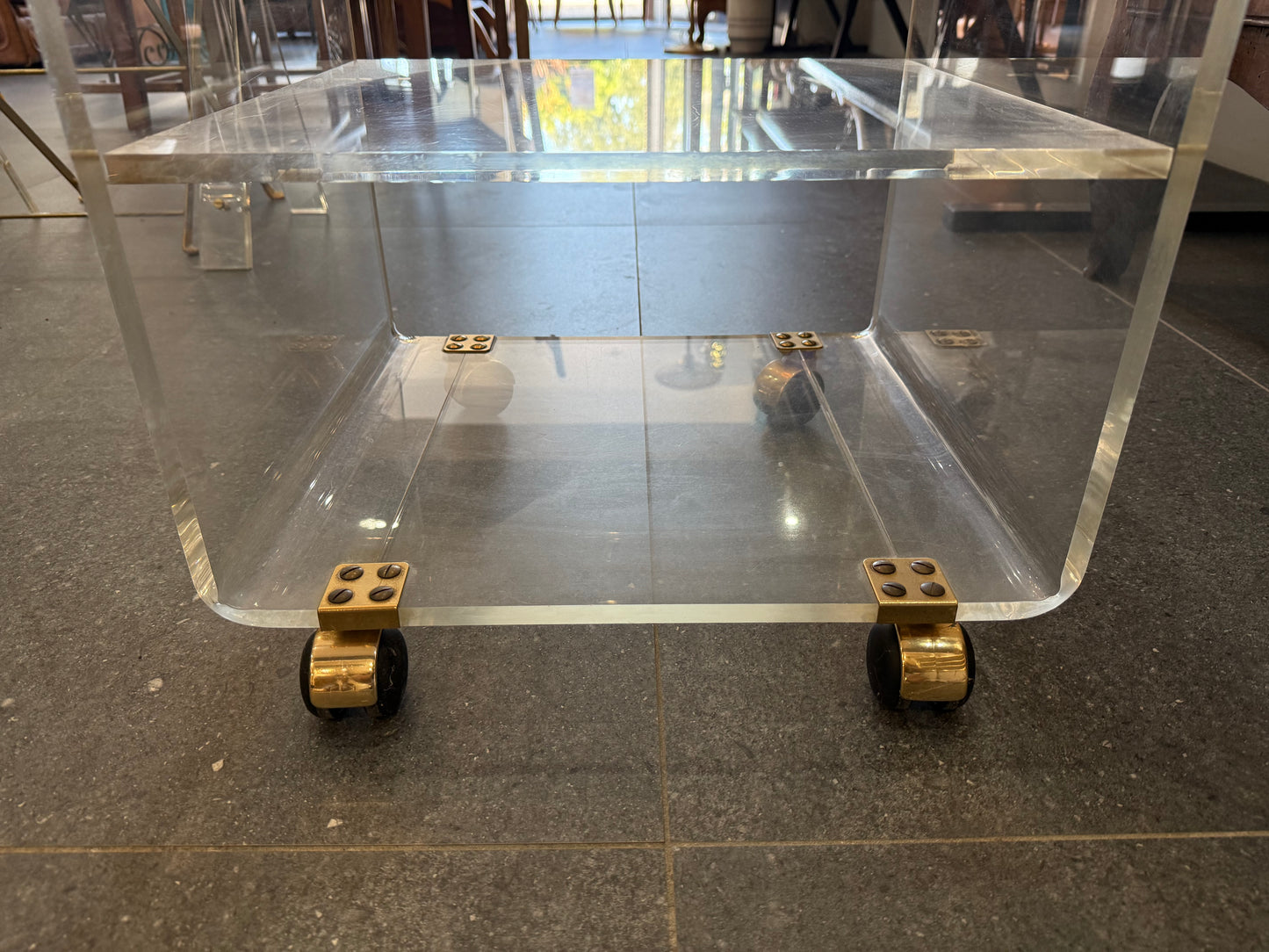 Desserte roulante en plexiglas – Marais International – années 1970-1980